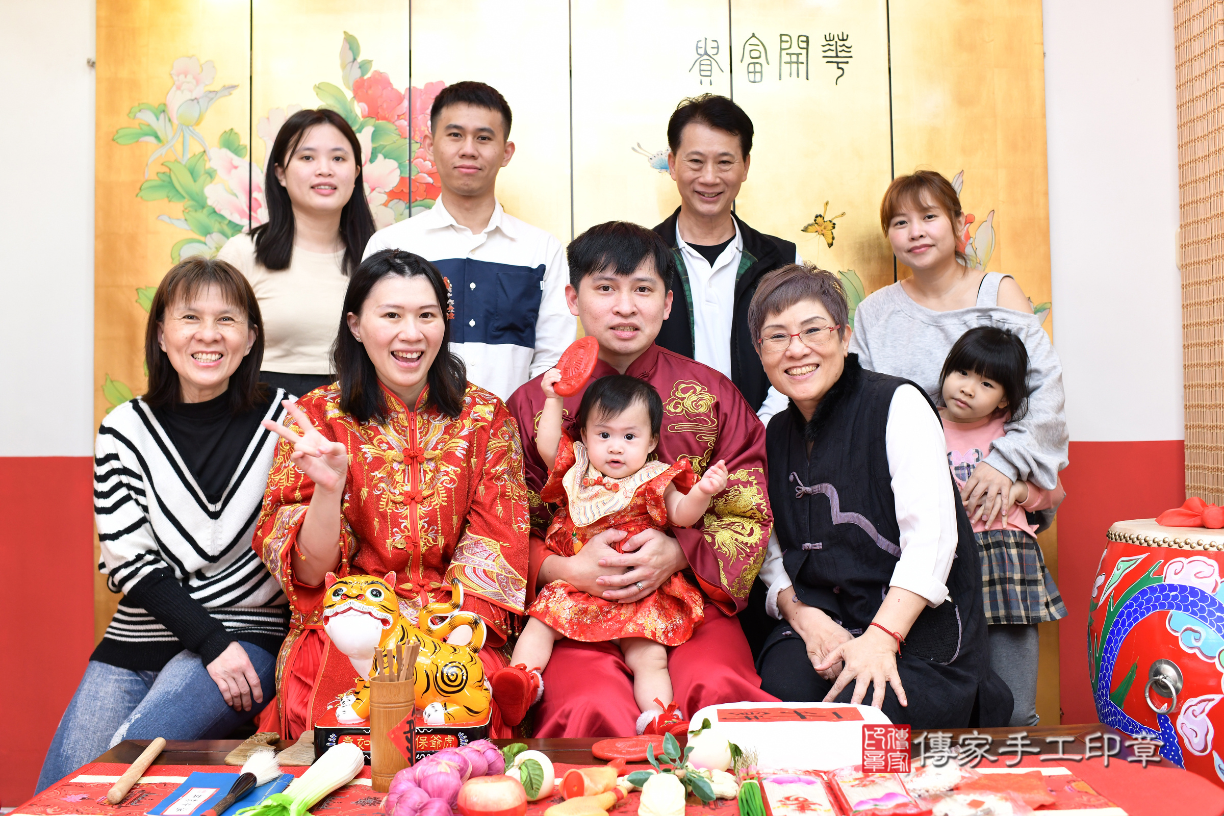 台北市大同區小寧寶寶抓周推薦：傳家台北店抓周度脺中國風會場，嬰兒古禮抓周流程儀式吉祥話、抓周道具物品24種、拍照。抓周證書。2025.2.28，照片18