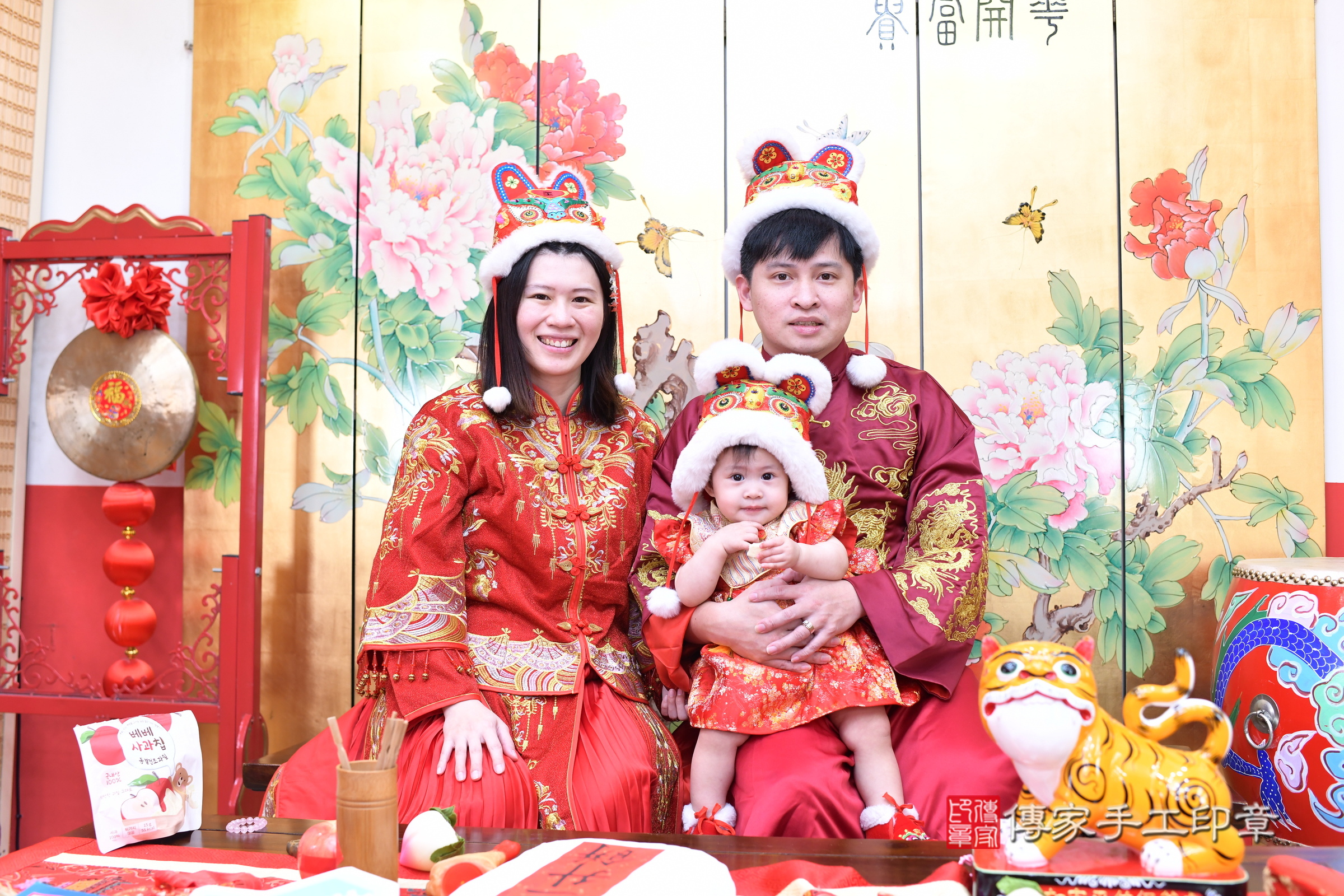 台北市大同區小寧寶寶抓周推薦：傳家台北店抓周度脺中國風會場，嬰兒古禮抓周流程儀式吉祥話、抓周道具物品24種、拍照。抓周證書。2025.2.28，照片11