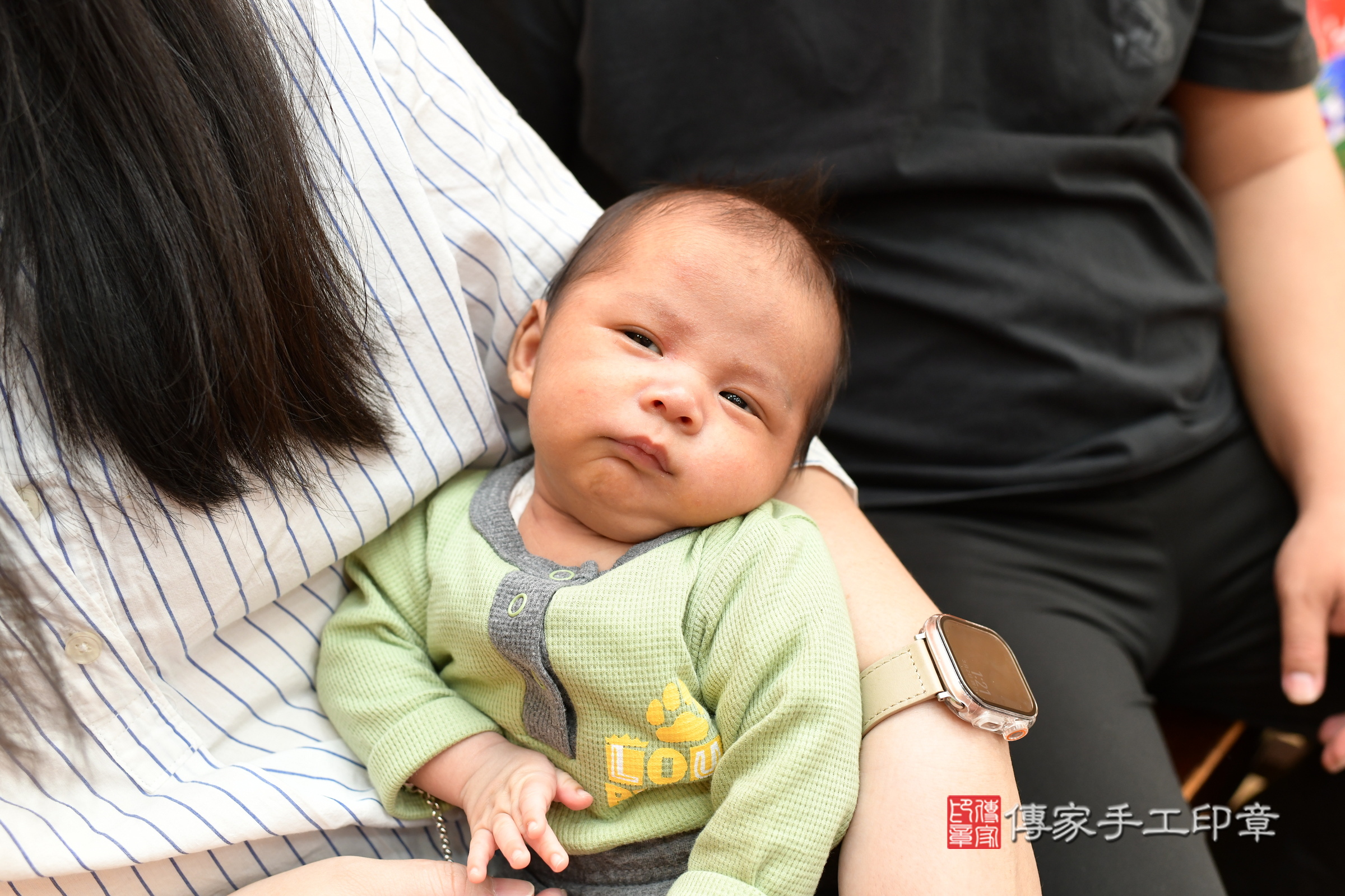 小瀚寶寶(台北市大同區嬰兒寶寶滿月剃頭理髮、嬰兒剃胎毛儀式吉祥話)。中國風會場，爸媽寶貝穿「日中韓」古裝禮服。專業拍照、證書。★購買「臍帶章、肚臍章、胎毛筆刷印章」贈送：剃頭、收涎、抓周，三選一。2025.3.2，照片2