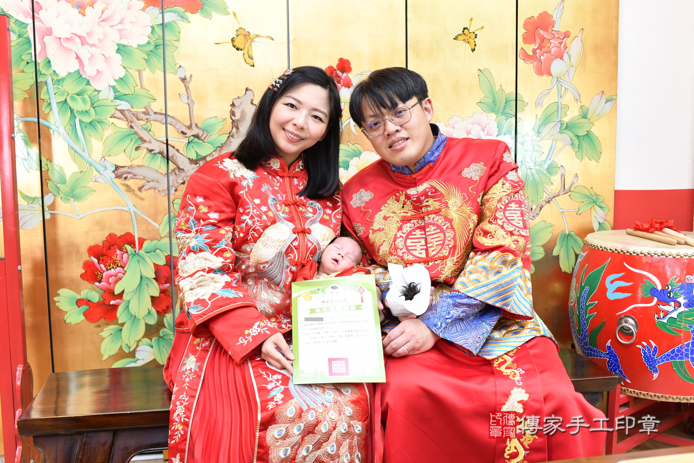 小宸寶寶(台北市大同區嬰兒寶寶滿月剃頭理髮、嬰兒剃胎毛儀式吉祥話)。中國風會場，爸媽寶貝穿「日中韓」古裝禮服。專業拍照、證書。★購買「臍帶章、肚臍章、胎毛筆刷印章」贈送：剃頭、收涎、抓周，三選一。2025.3.7，照片16