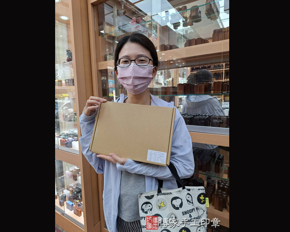 台南市仁德區小昕寶貝抓周推薦：傳家台南店抓周度脺中國風會場，嬰兒古禮抓周流程儀式吉祥話、抓周道具物品24種、拍照。抓周證書。2025.03.07