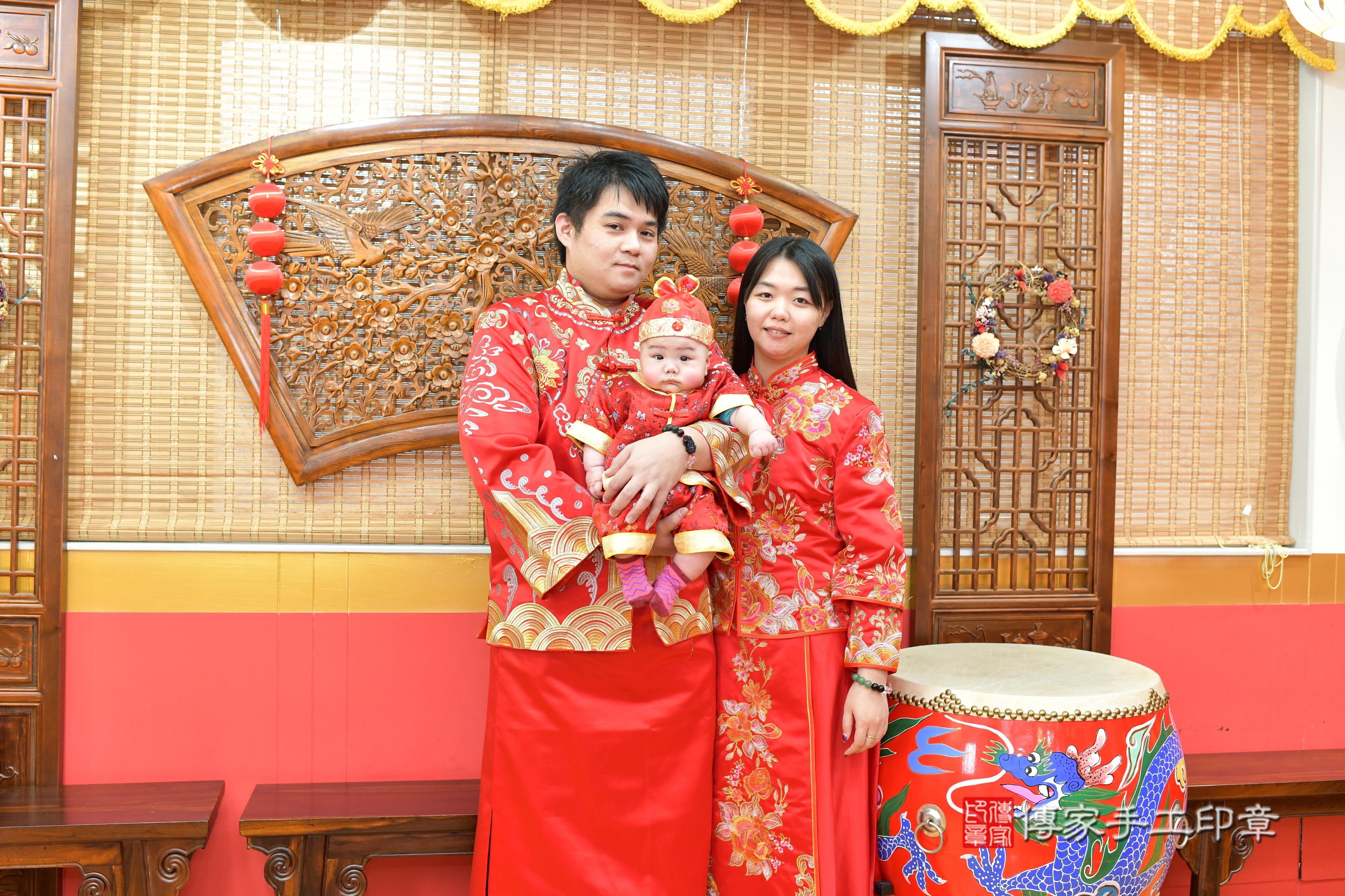 傳家手工印章桃園店、抓周、度脺、中國風會場、傳家嬰兒古禮、吉祥話、抓周道具物品24種、拍照。抓周證書。寶寶抓周、滿周歲、生日快樂、祝福