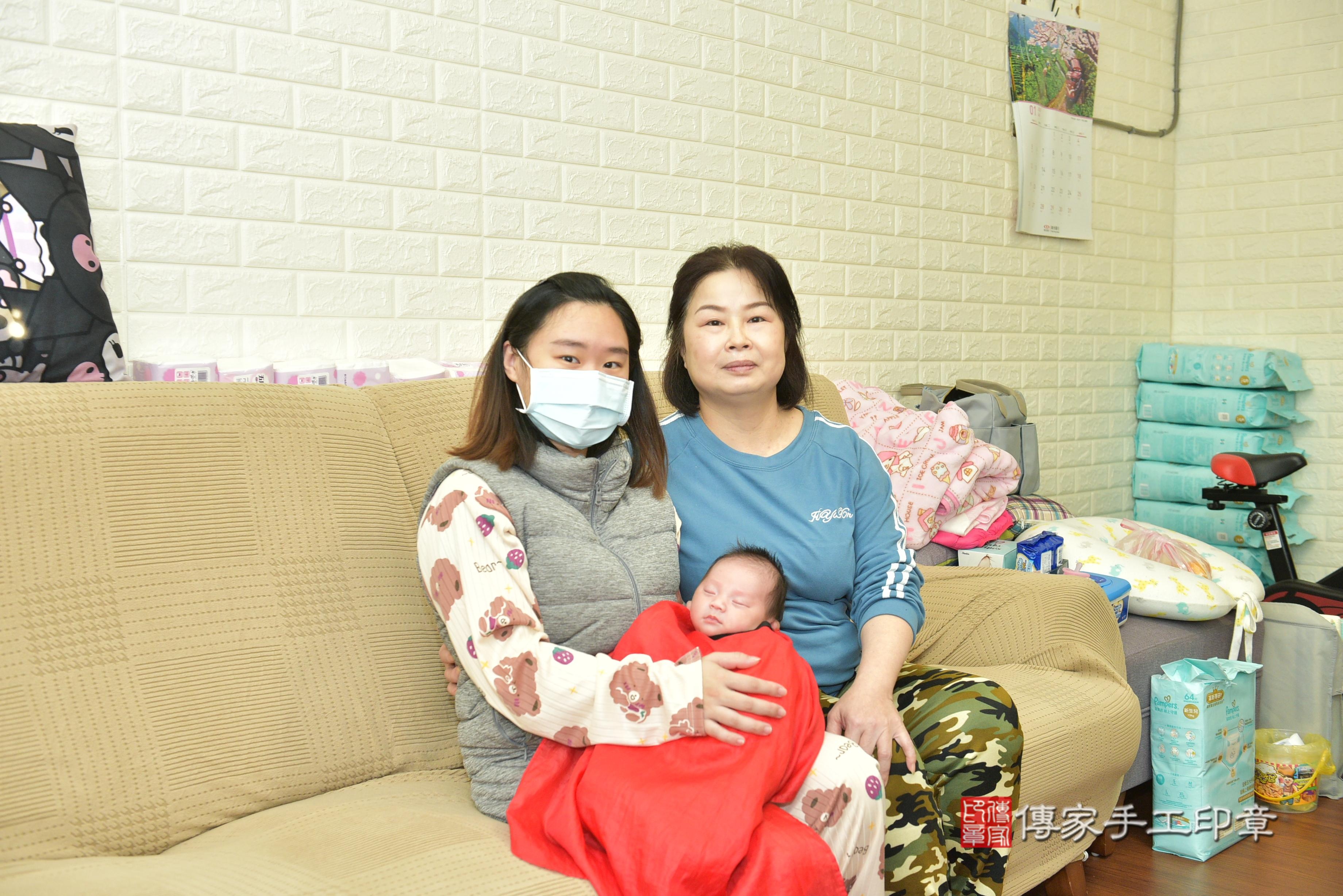 傳家手工印章桃園店、抓周、度脺、中國風會場、傳家嬰兒古禮、吉祥話、抓周道具物品24種、拍照。抓周證書。寶寶抓周、滿周歲、生日快樂、祝福