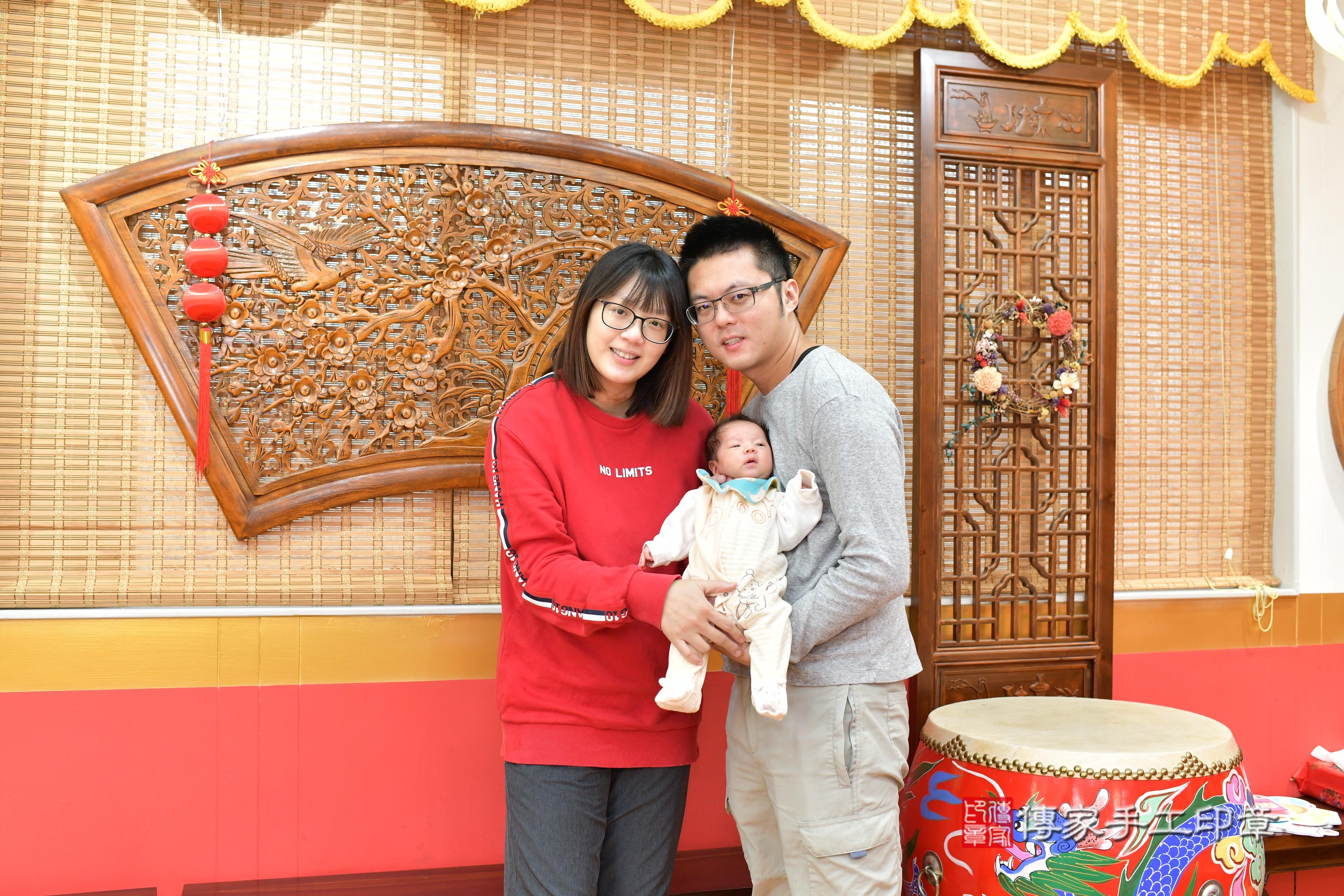 傳家手工印章桃園店、抓周、度脺、中國風會場、傳家嬰兒古禮、吉祥話、抓周道具物品24種、拍照。抓周證書。寶寶抓周、滿周歲、生日快樂、祝福