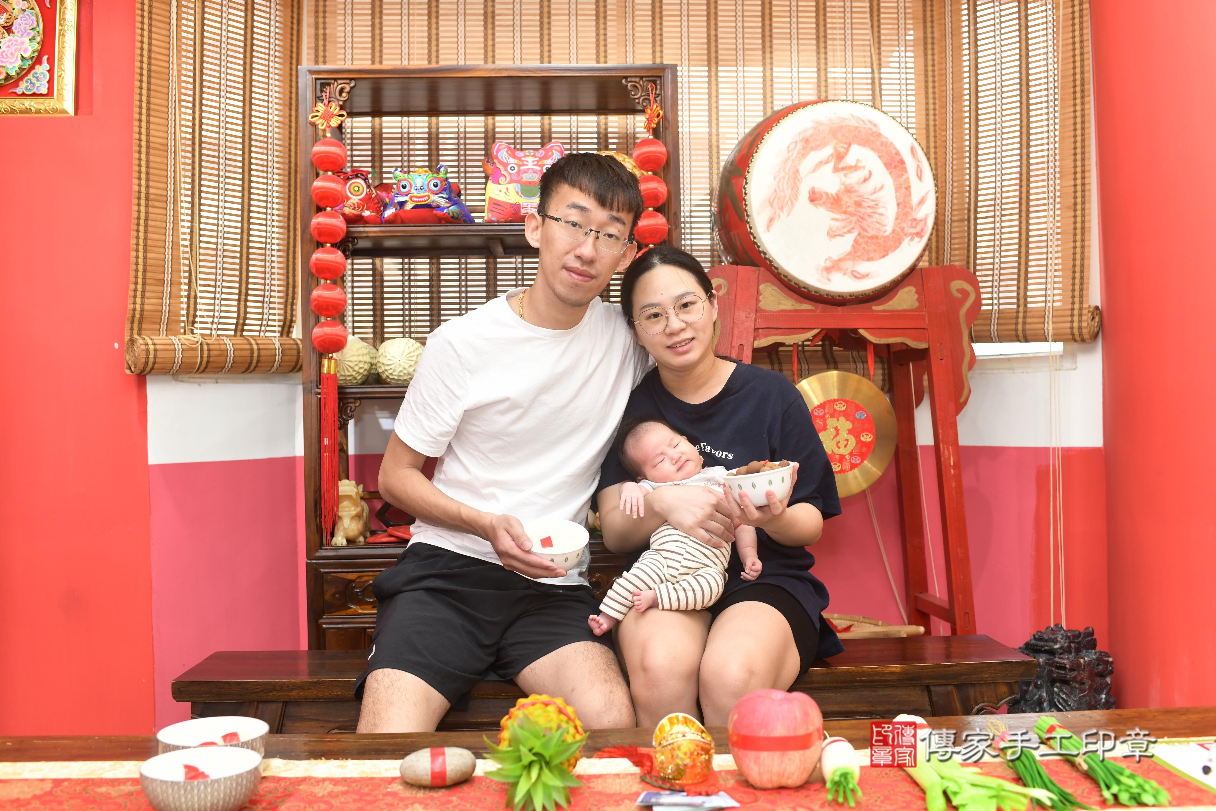 傳家手工印章高雄店、抓周、度脺、中國風會場、傳家嬰兒古禮、吉祥話、抓周道具物品24種、拍照。抓周證書。寶寶抓周、滿周歲、生日快樂、祝福