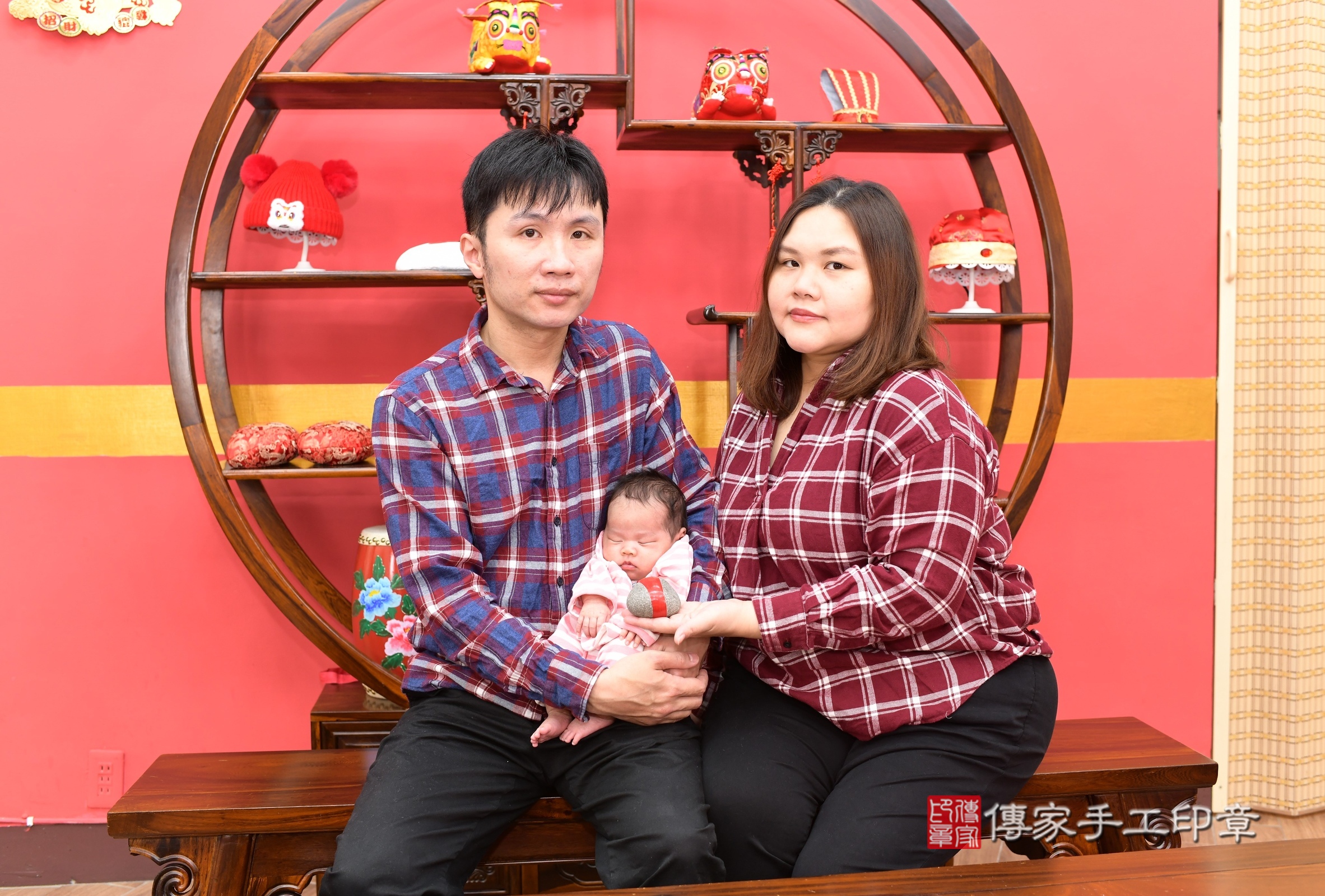 芩芩寶寶(新北市永和區嬰兒寶寶滿月剃頭理髮、嬰兒剃胎毛儀式吉祥話)。中國風會場，爸媽寶貝穿「日中韓」古裝禮服。專業拍照、證書。★購買「臍帶章、肚臍章、胎毛筆刷印章」贈送：剃頭、收涎、抓周，三選一。2025.3.11，照片7