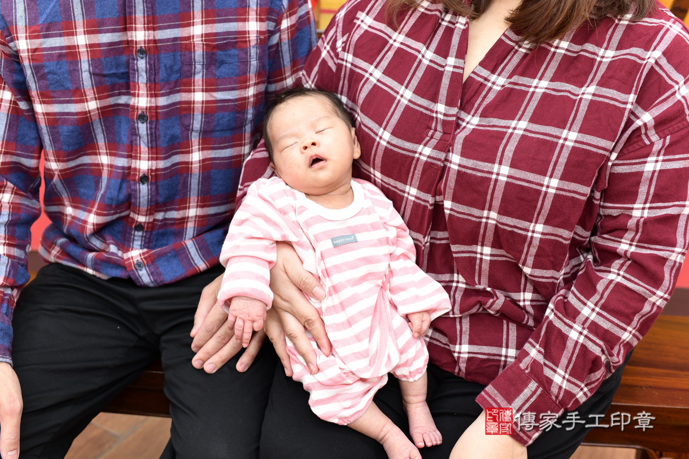 芩芩寶寶(新北市永和區嬰兒寶寶滿月剃頭理髮、嬰兒剃胎毛儀式吉祥話)。中國風會場，爸媽寶貝穿「日中韓」古裝禮服。專業拍照、證書。★購買「臍帶章、肚臍章、胎毛筆刷印章」贈送：剃頭、收涎、抓周，三選一。2025.3.11，照片2