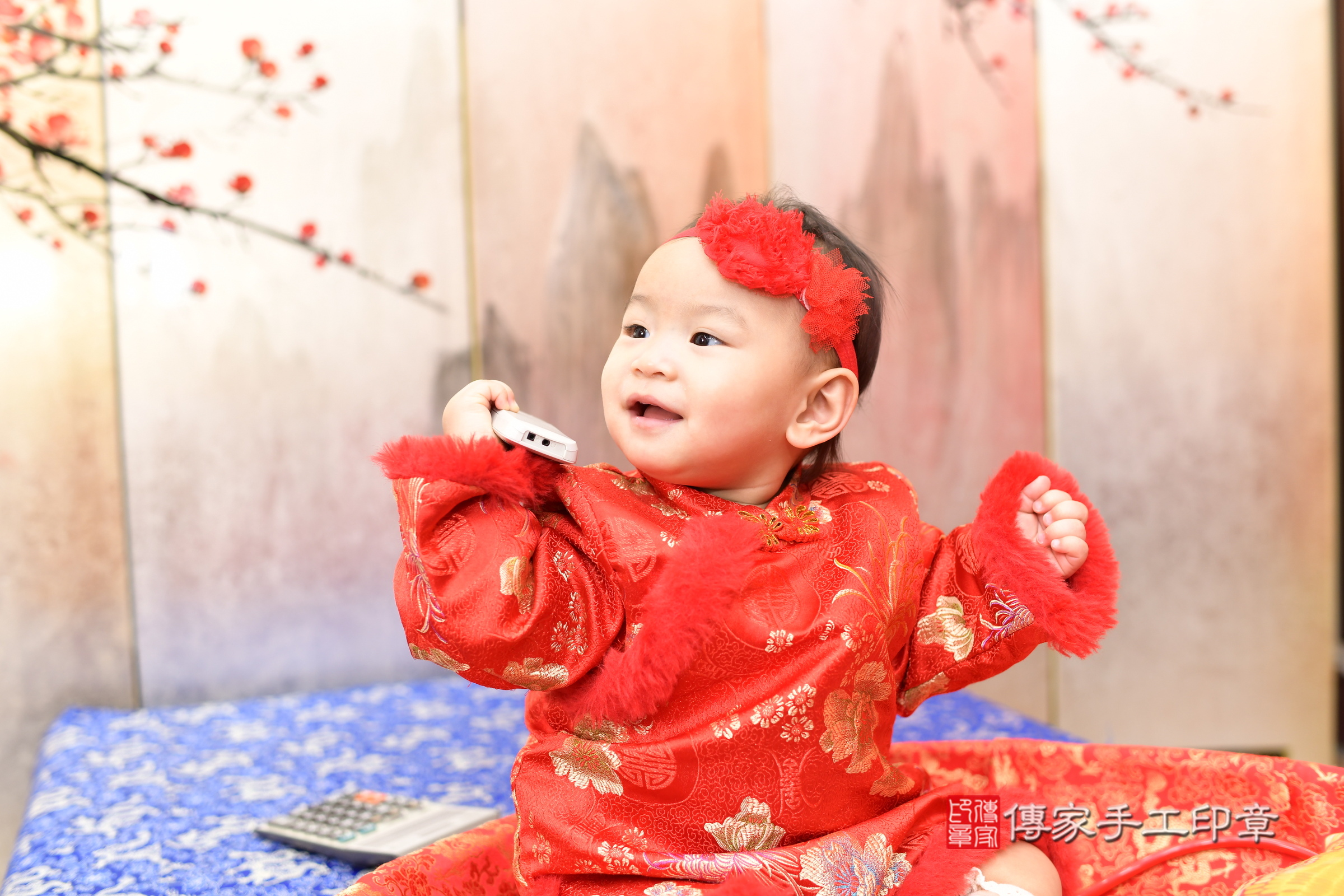 新北市永和區晞晞寶寶抓周推薦：傳家新北店抓周度脺中國風會場，嬰兒古禮抓周流程儀式吉祥話、抓周道具物品24種、拍照。抓周證書。2025.3.7，照片15