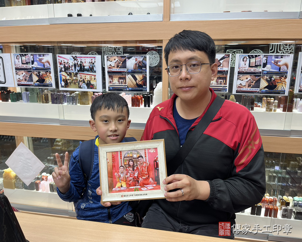 新竹市西區柔柔寶貝抓周推薦：傳家新竹店抓周度脺中國風會場，嬰兒古禮抓周流程儀式吉祥話、抓周道具物品24種、拍照。抓周證書。2025.03.26