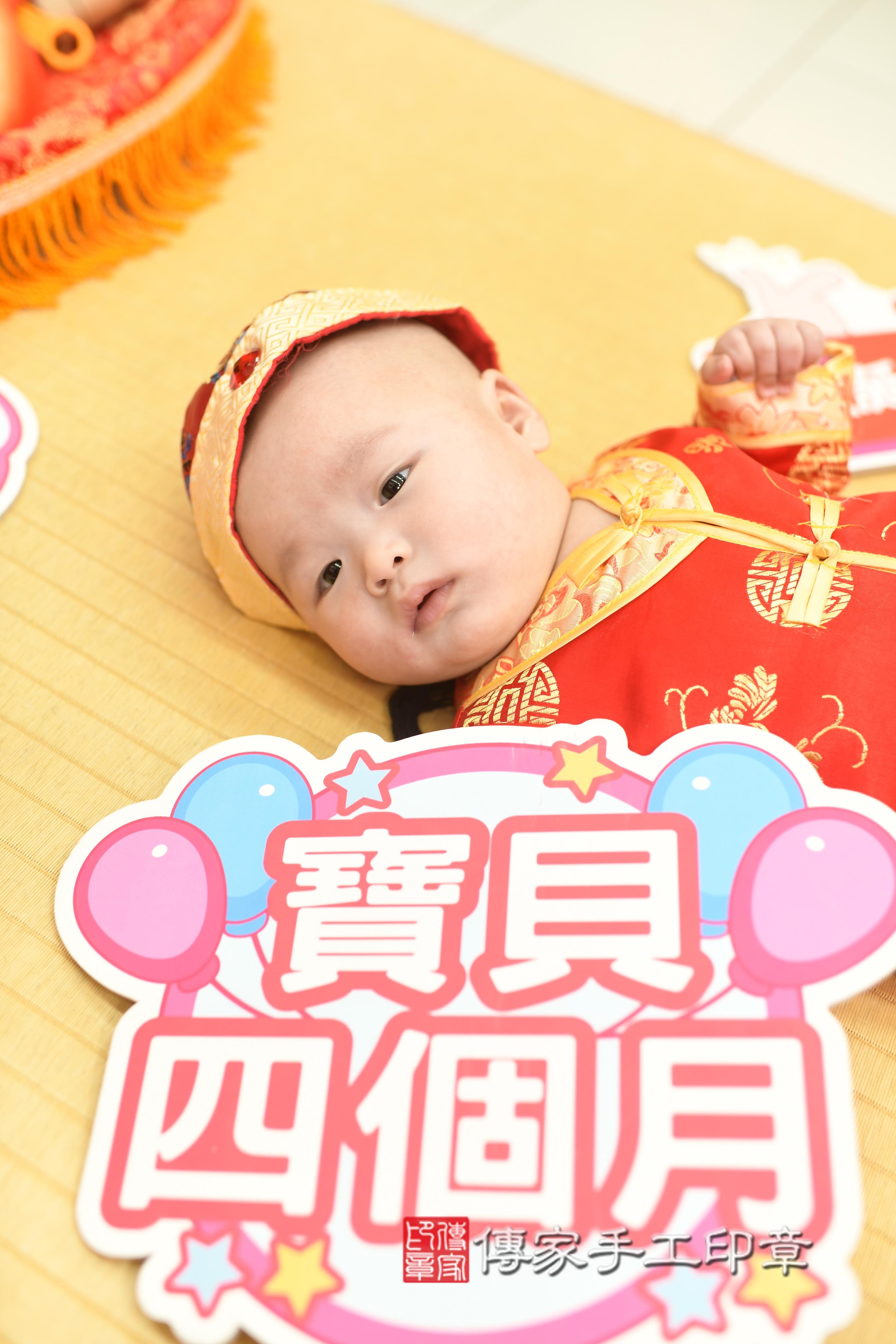 傳家手工印章高雄店、抓周、度脺、中國風會場、傳家嬰兒古禮、吉祥話、抓周道具物品24種、拍照。抓周證書。寶寶抓周、滿周歲、生日快樂、祝福