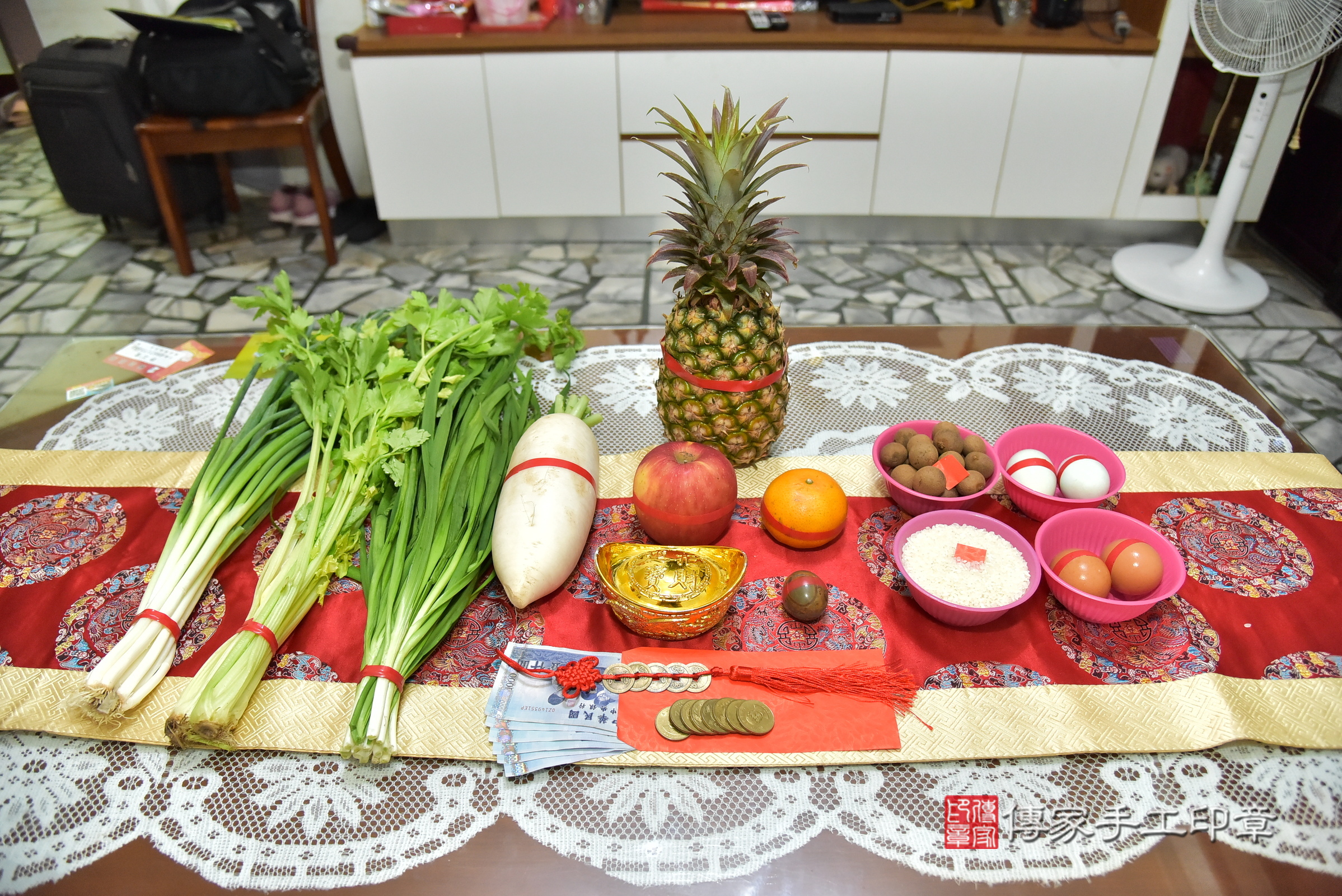 小志寶寶(新北市新莊區到府嬰兒小志寶寶滿月剃頭理髮、到府嬰兒剃胎毛儀式吉祥話)。到府剃頭剃胎毛主持、專業拍照、證書。★購買「臍帶章、肚臍章、胎毛筆刷印章」贈送：剃頭、收涎、抓周，三選一。2025.3.13，照片3