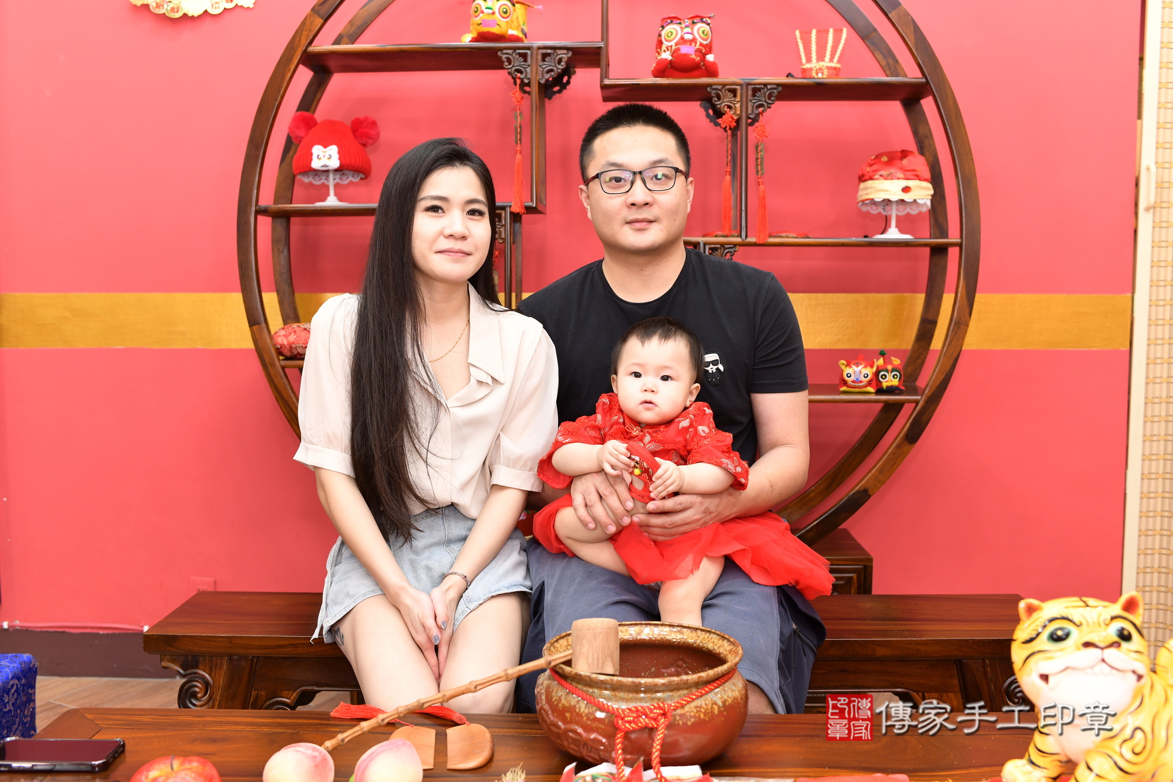 新北市永和區禎禎寶寶抓周推薦：傳家新北店抓周度脺中國風會場，嬰兒古禮抓周流程儀式吉祥話、抓周道具物品24種、拍照。抓周證書。2025.3.1，照片5
