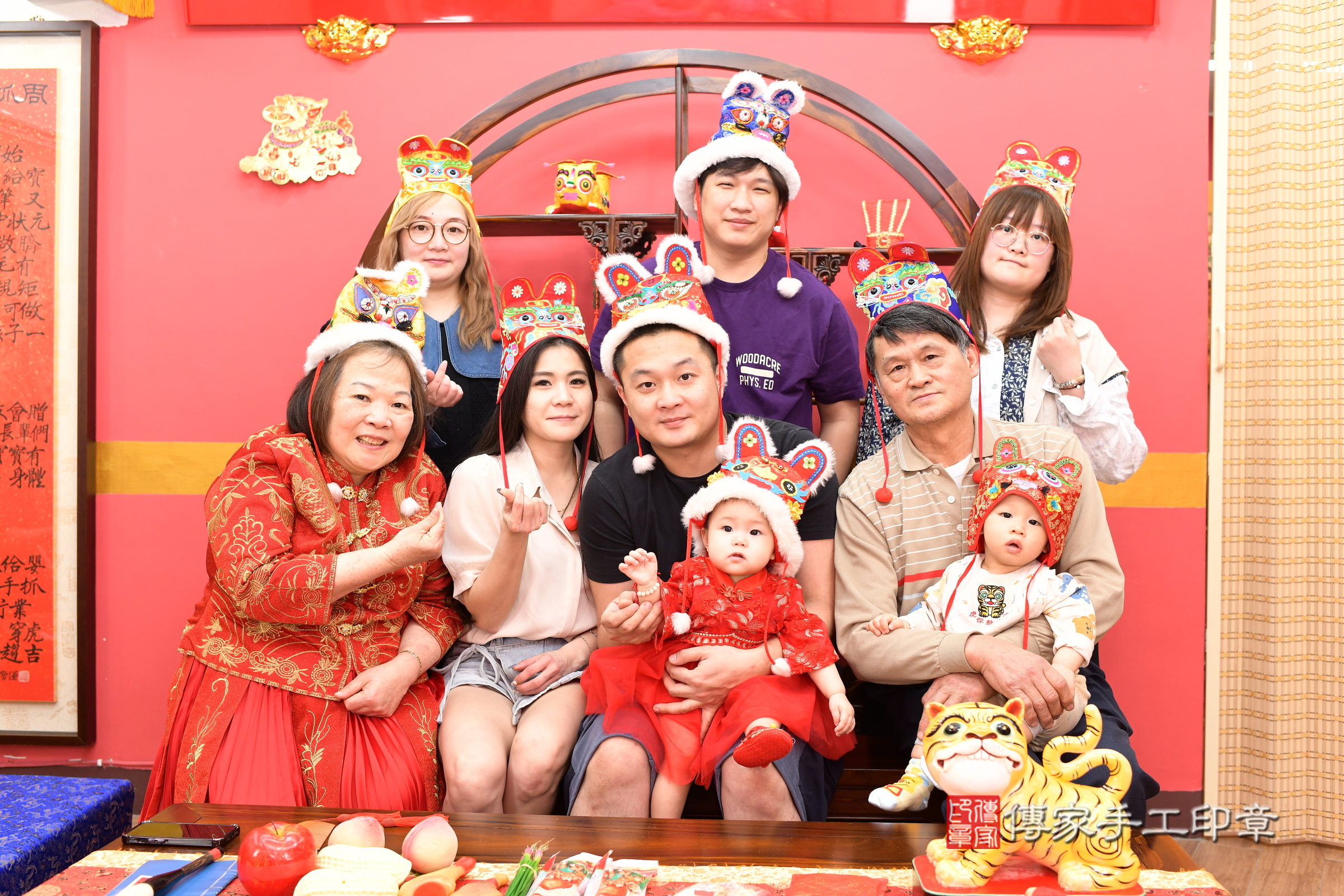 新北市永和區禎禎寶寶抓周推薦：傳家新北店抓周度脺中國風會場，嬰兒古禮抓周流程儀式吉祥話、抓周道具物品24種、拍照。抓周證書。2025.3.1，照片4
