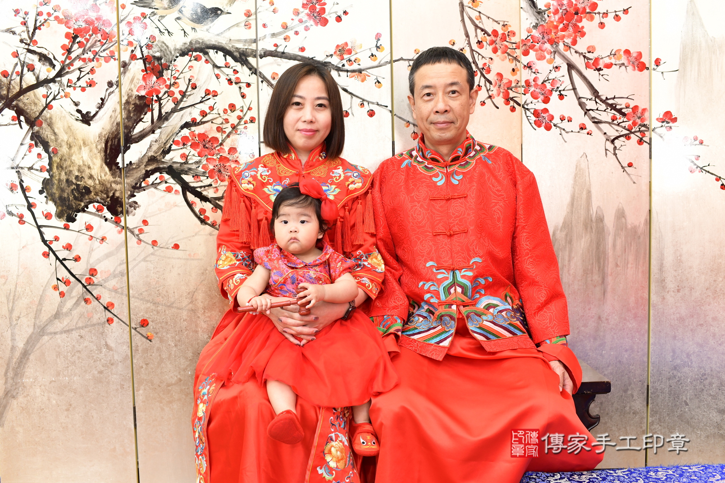 新北市永和區小璇寶寶抓周推薦：傳家新北店抓周度脺中國風會場，嬰兒古禮抓周流程儀式吉祥話、抓周道具物品24種、拍照。抓周證書。2025.3.2，照片5