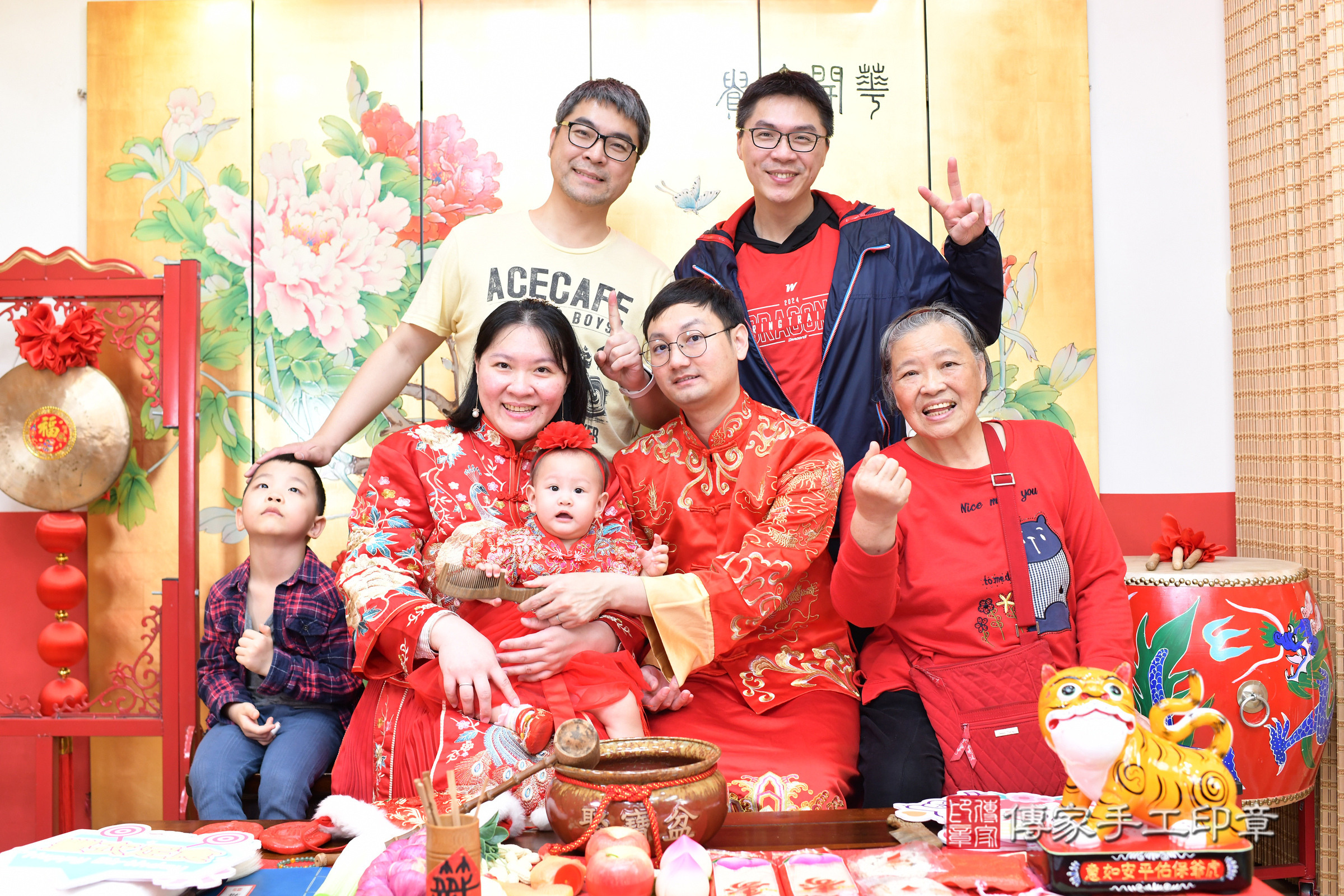 台北市大同區菲菲寶寶抓周推薦：傳家台北店抓周度脺中國風會場，嬰兒古禮抓周流程儀式吉祥話、抓周道具物品24種、拍照。抓周證書。2025.3.1，照片22