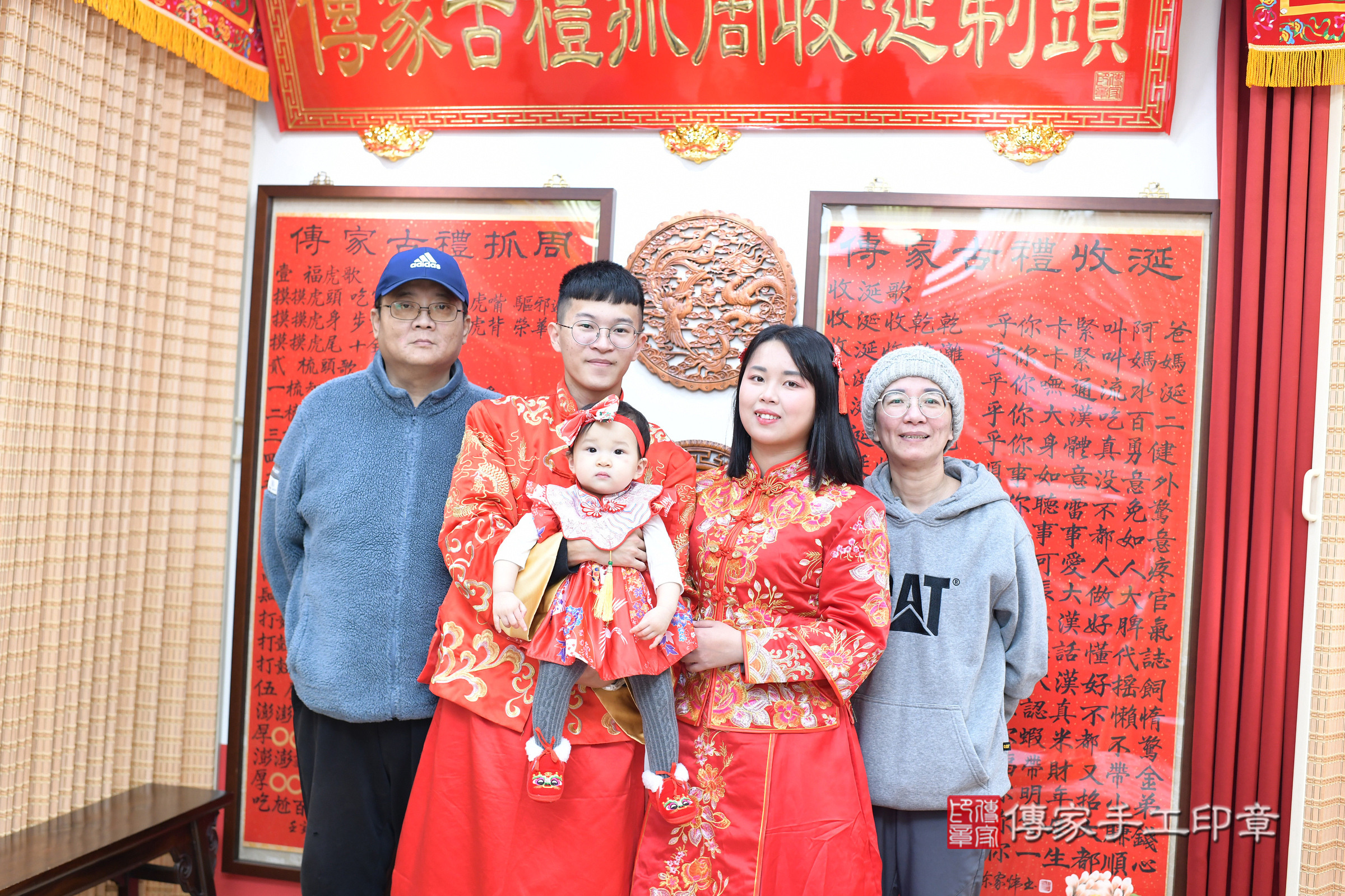 台北市大同區潼潼寶寶抓周推薦：傳家台北店抓周度脺中國風會場，嬰兒古禮抓周流程儀式吉祥話、抓周道具物品24種、拍照。抓周證書。2025.3.7，照片19