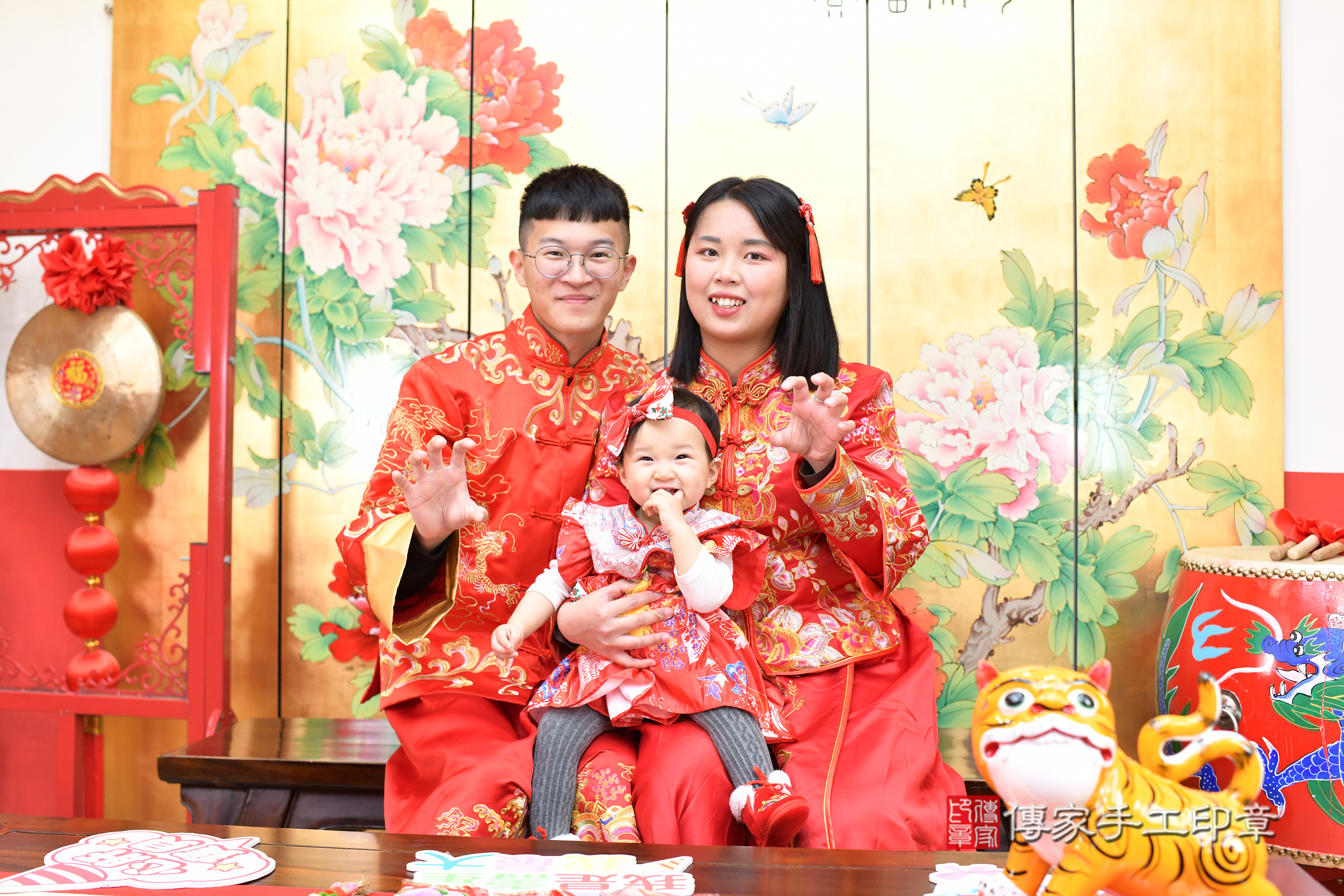 台北市大同區潼潼寶寶抓周推薦：傳家台北店抓周度脺中國風會場，嬰兒古禮抓周流程儀式吉祥話、抓周道具物品24種、拍照。抓周證書。2025.3.7，照片6