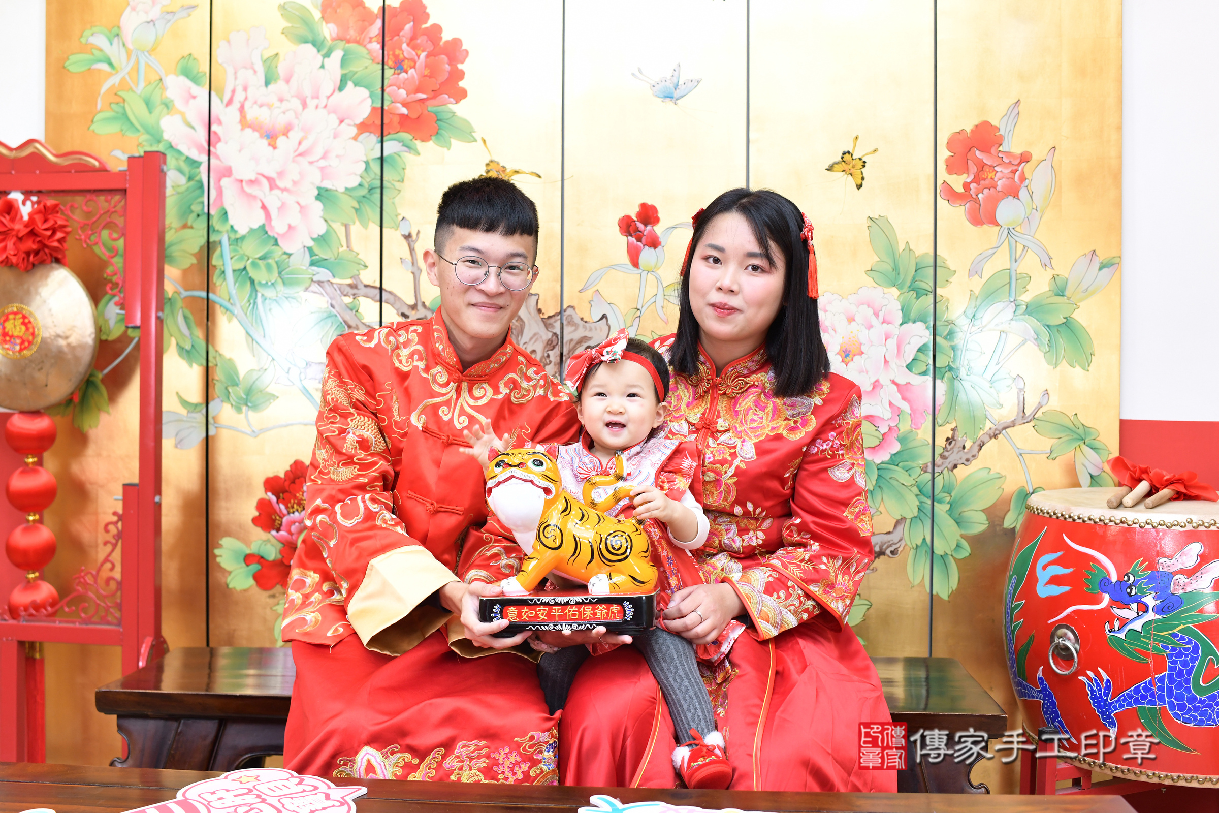 台北市大同區潼潼寶寶抓周推薦：傳家台北店抓周度脺中國風會場，嬰兒古禮抓周流程儀式吉祥話、抓周道具物品24種、拍照。抓周證書。2025.3.7，照片15