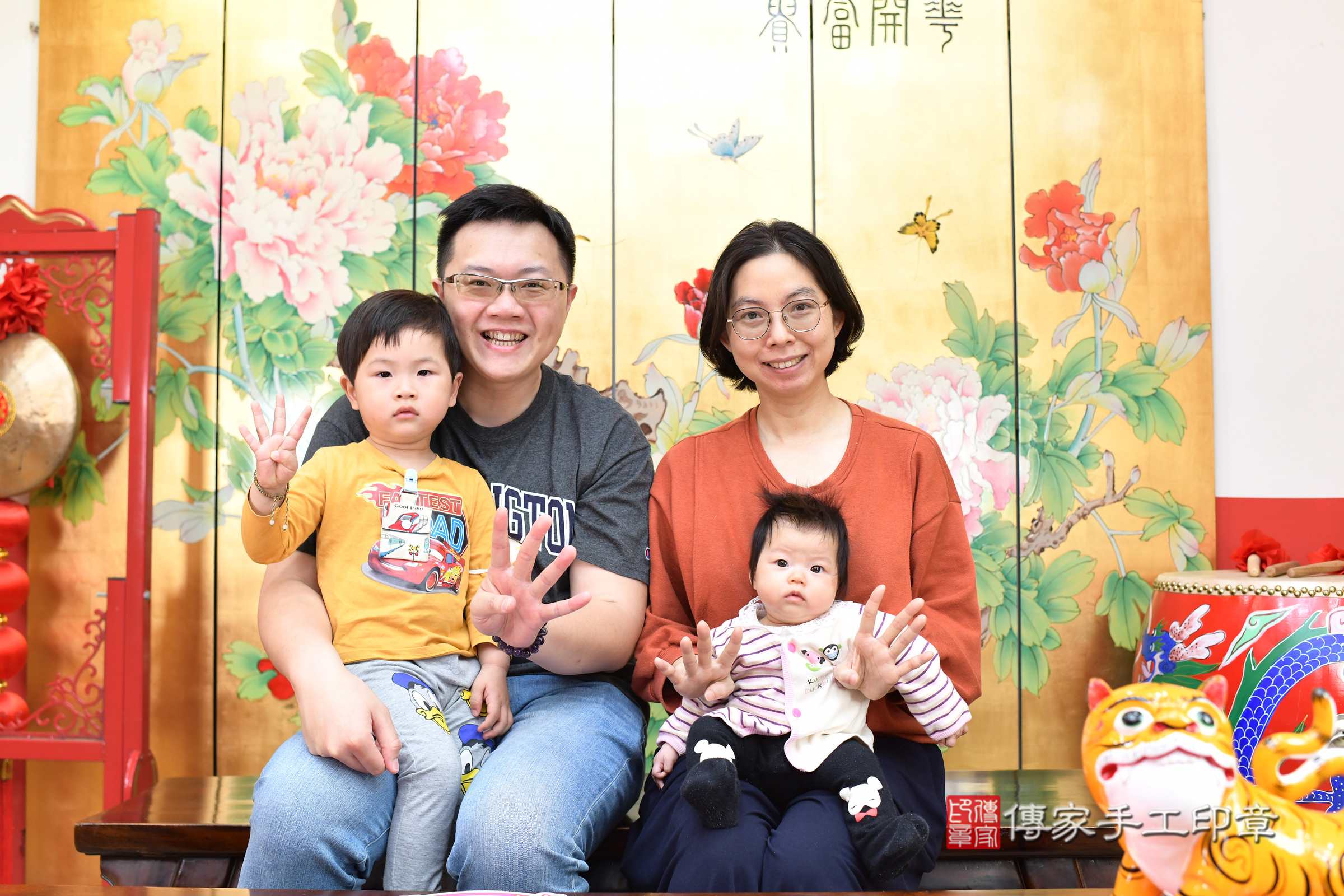 台北市大同區婷婷寶寶收涎推薦：傳家台北店收涎中國風會場，嬰兒古禮收涎收口水流程儀式、收涎吉祥話、收涎餅乾、收涎拍照。收涎證書。2025.3.10，照片2