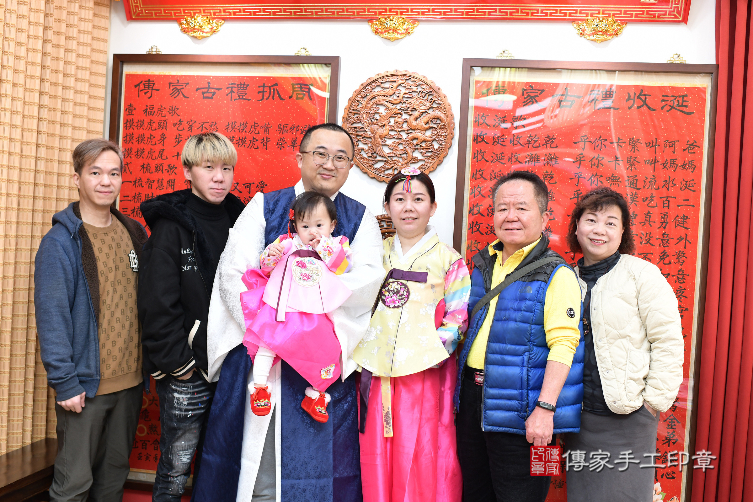 台北市大同區小妤寶寶抓周推薦：傳家台北店抓周度脺中國風會場，嬰兒古禮抓周流程儀式吉祥話、抓周道具物品24種、拍照。抓周證書。2025.3.8，照片21