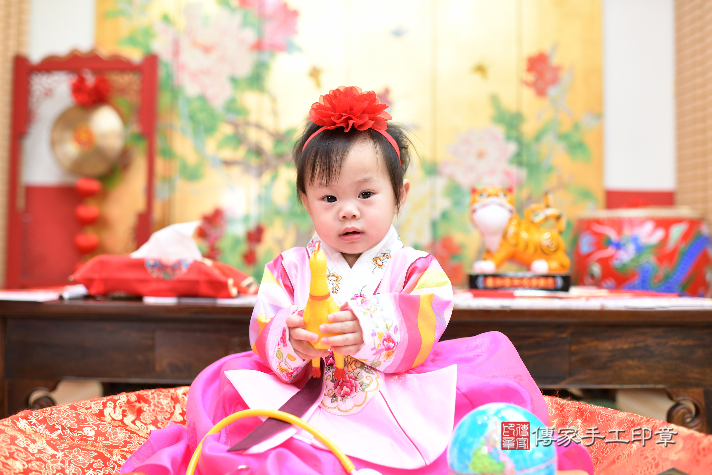 台北市大同區小妤寶寶抓周推薦：傳家台北店抓周度脺中國風會場，嬰兒古禮抓周流程儀式吉祥話、抓周道具物品24種、拍照。抓周證書。2025.3.8，照片11