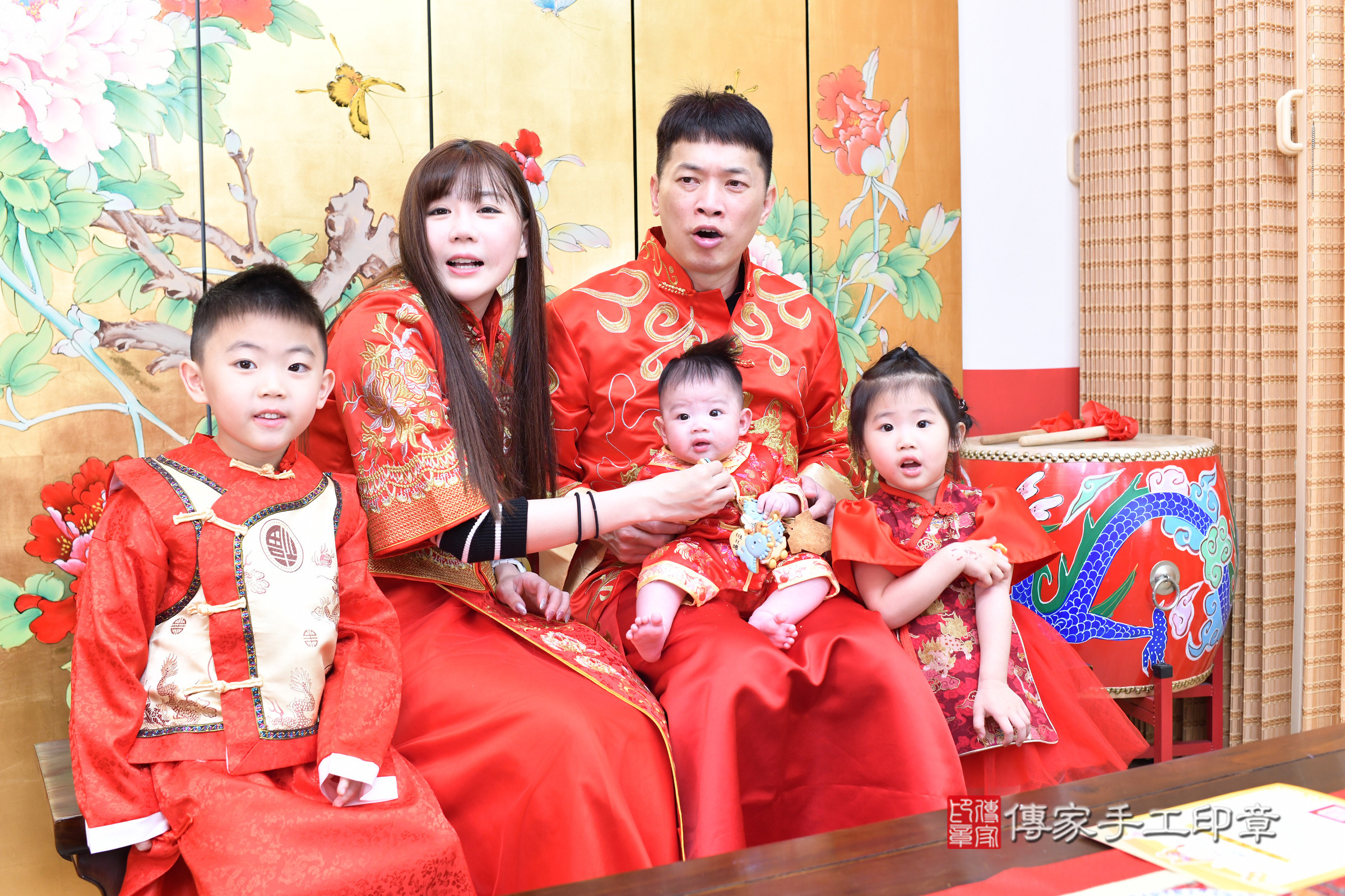 台北市大同區小勛寶寶收涎推薦：傳家台北店收涎中國風會場，嬰兒古禮收涎收口水流程儀式、收涎吉祥話、收涎餅乾、收涎拍照。收涎證書。2025.3.9，照片17