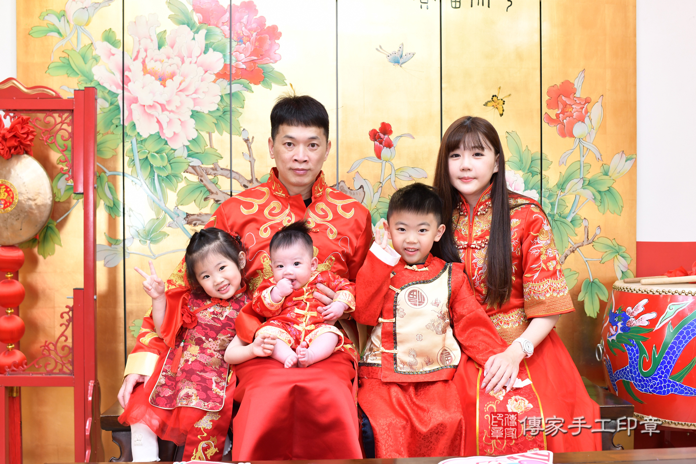 台北市大同區小勛寶寶收涎推薦：傳家台北店收涎中國風會場，嬰兒古禮收涎收口水流程儀式、收涎吉祥話、收涎餅乾、收涎拍照。收涎證書。2025.3.9，照片14