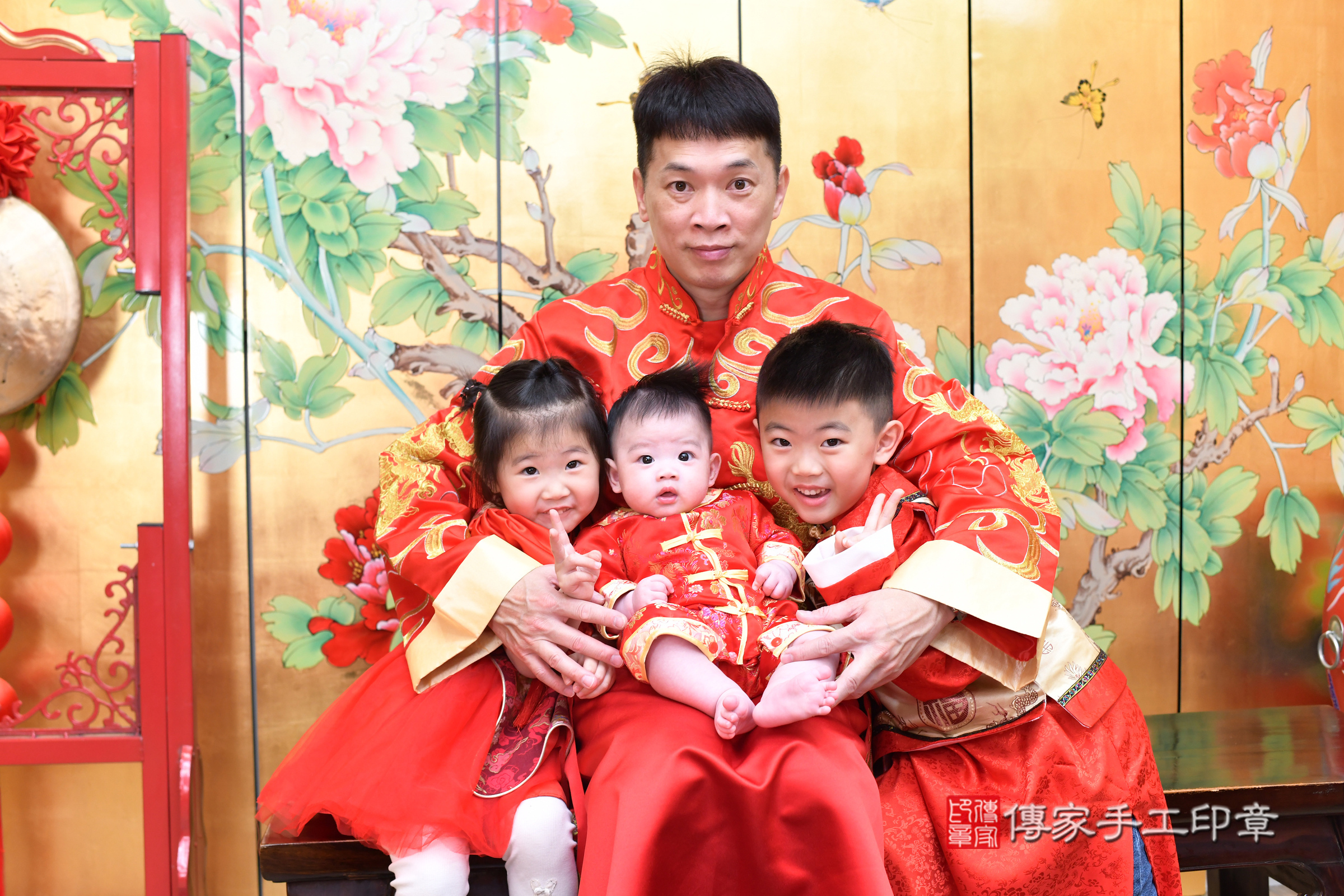 台北市大同區小勛寶寶收涎推薦：傳家台北店收涎中國風會場，嬰兒古禮收涎收口水流程儀式、收涎吉祥話、收涎餅乾、收涎拍照。收涎證書。2025.3.9，照片5