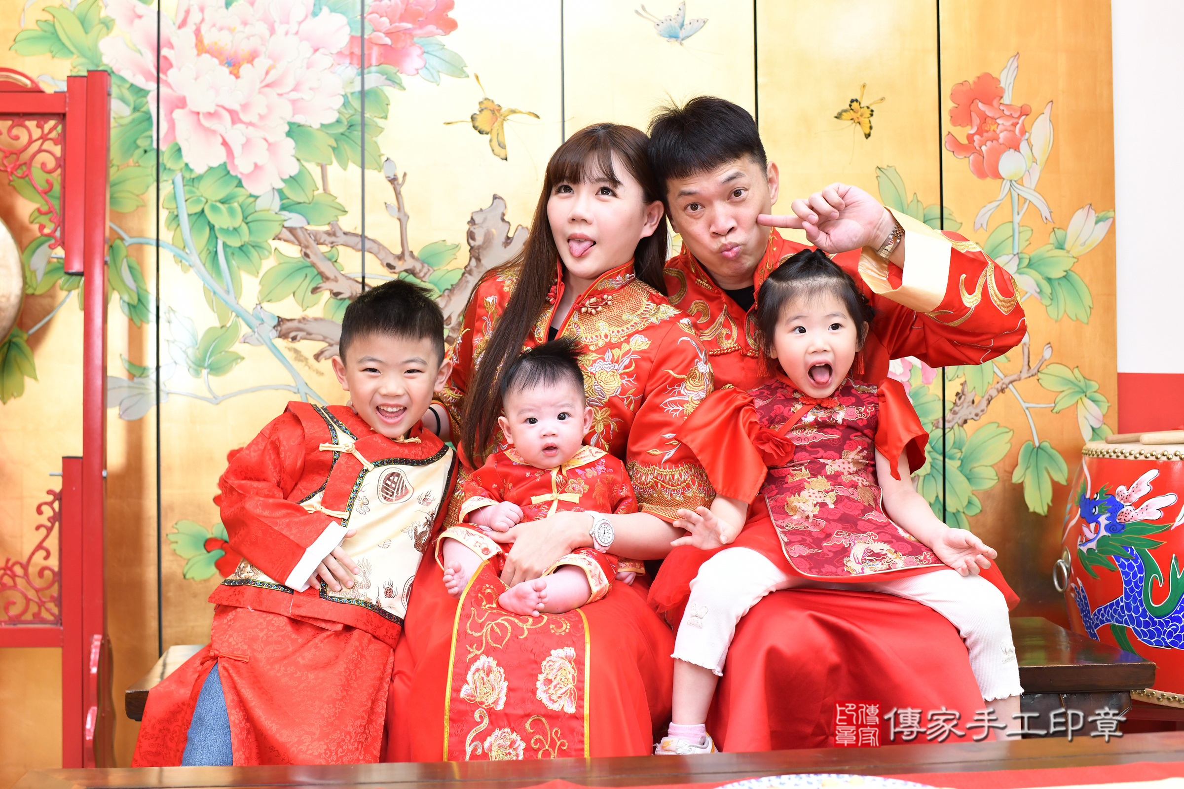 台北市大同區小勛寶寶收涎推薦：傳家台北店收涎中國風會場，嬰兒古禮收涎收口水流程儀式、收涎吉祥話、收涎餅乾、收涎拍照。收涎證書。2025.3.9，照片4