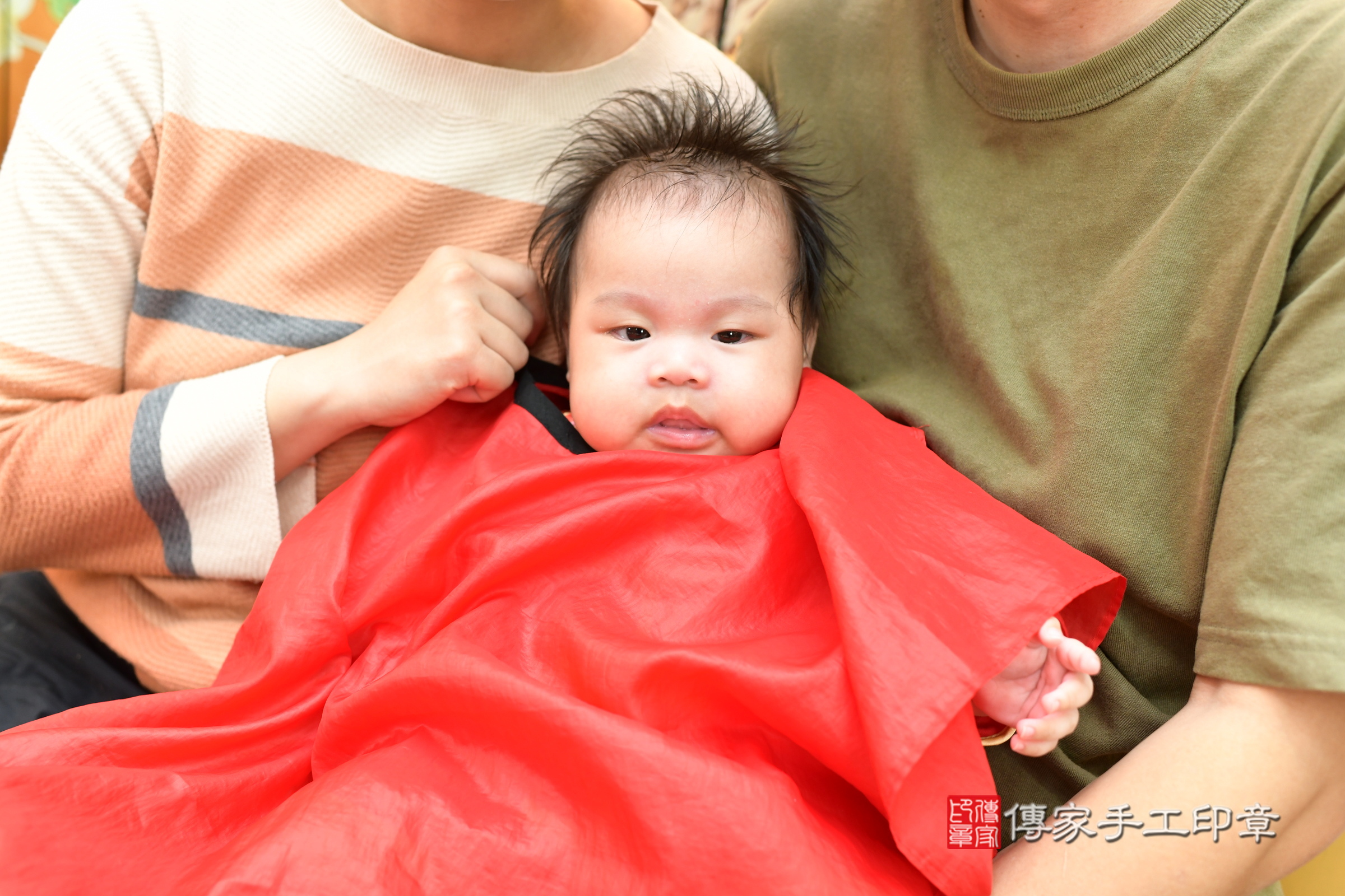 小澄寶寶(台北市大同區嬰兒寶寶滿月剃頭理髮、嬰兒剃胎毛儀式吉祥話)。中國風會場，爸媽寶貝穿「日中韓」古裝禮服。專業拍照、證書。★購買「臍帶章、肚臍章、胎毛筆刷印章」贈送：剃頭、收涎、抓周，三選一。2025.3.15，照片19