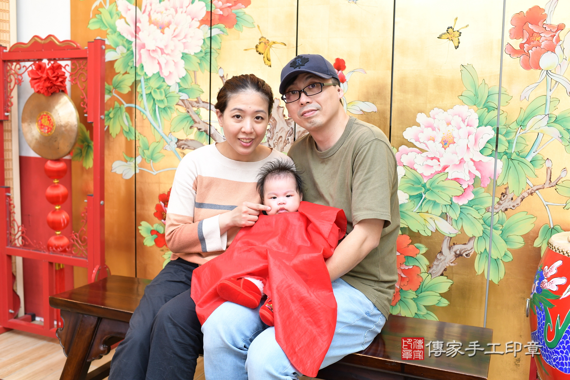 小澄寶寶(台北市大同區嬰兒寶寶滿月剃頭理髮、嬰兒剃胎毛儀式吉祥話)。中國風會場，爸媽寶貝穿「日中韓」古裝禮服。專業拍照、證書。★購買「臍帶章、肚臍章、胎毛筆刷印章」贈送：剃頭、收涎、抓周，三選一。2025.3.15，照片18