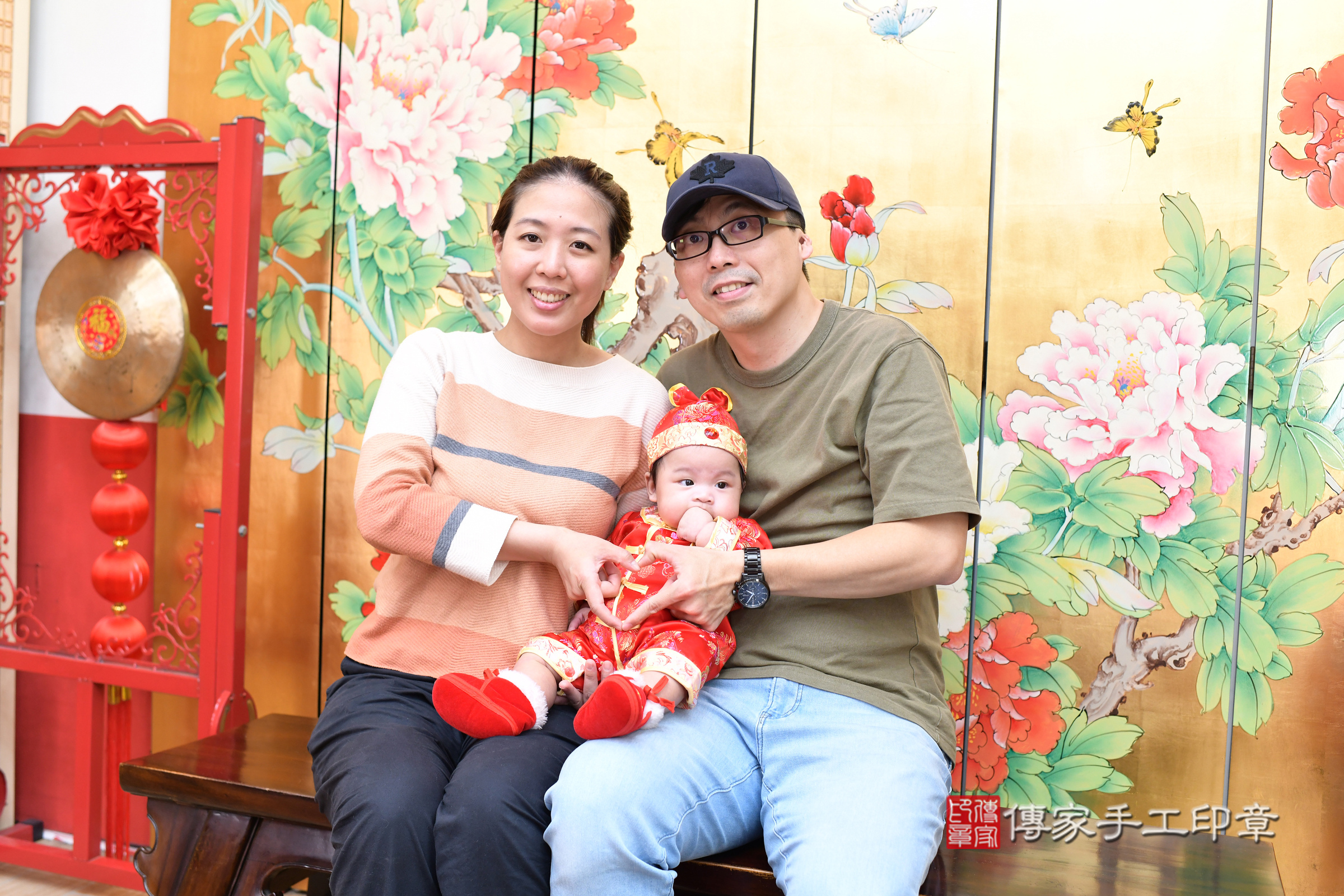 小澄寶寶(台北市大同區嬰兒寶寶滿月剃頭理髮、嬰兒剃胎毛儀式吉祥話)。中國風會場，爸媽寶貝穿「日中韓」古裝禮服。專業拍照、證書。★購買「臍帶章、肚臍章、胎毛筆刷印章」贈送：剃頭、收涎、抓周，三選一。2025.3.15，照片4