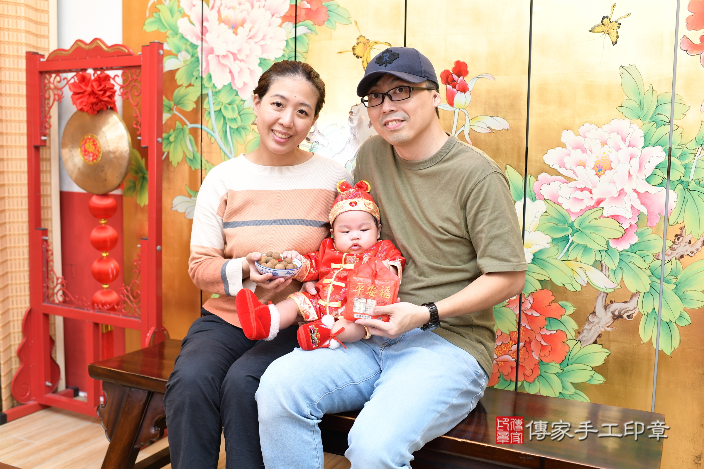 小澄寶寶(台北市大同區嬰兒寶寶滿月剃頭理髮、嬰兒剃胎毛儀式吉祥話)。中國風會場，爸媽寶貝穿「日中韓」古裝禮服。專業拍照、證書。★購買「臍帶章、肚臍章、胎毛筆刷印章」贈送：剃頭、收涎、抓周，三選一。2025.3.15，照片11