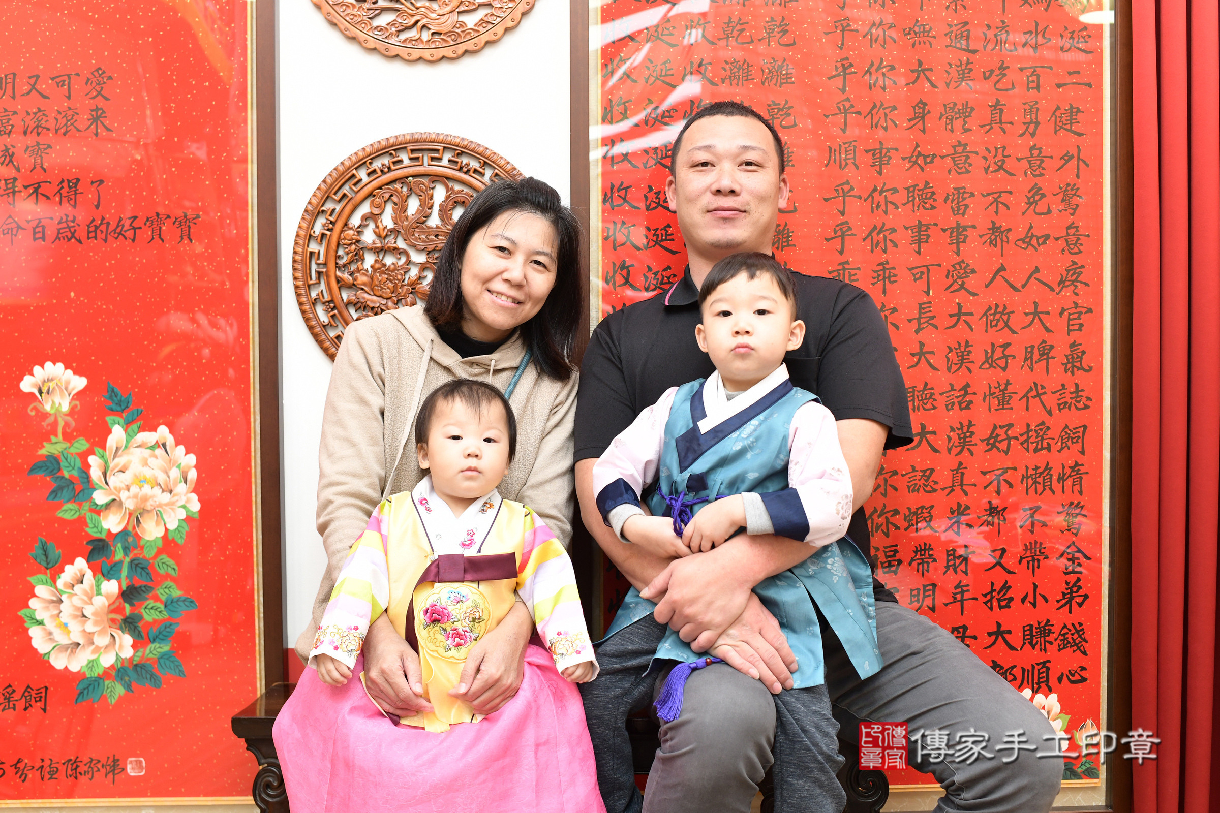 台北市大同區悅悅寶寶抓周推薦：傳家台北店抓周度脺中國風會場，嬰兒古禮抓周流程儀式吉祥話、抓周道具物品24種、拍照。抓周證書。2025.3.15，照片19
