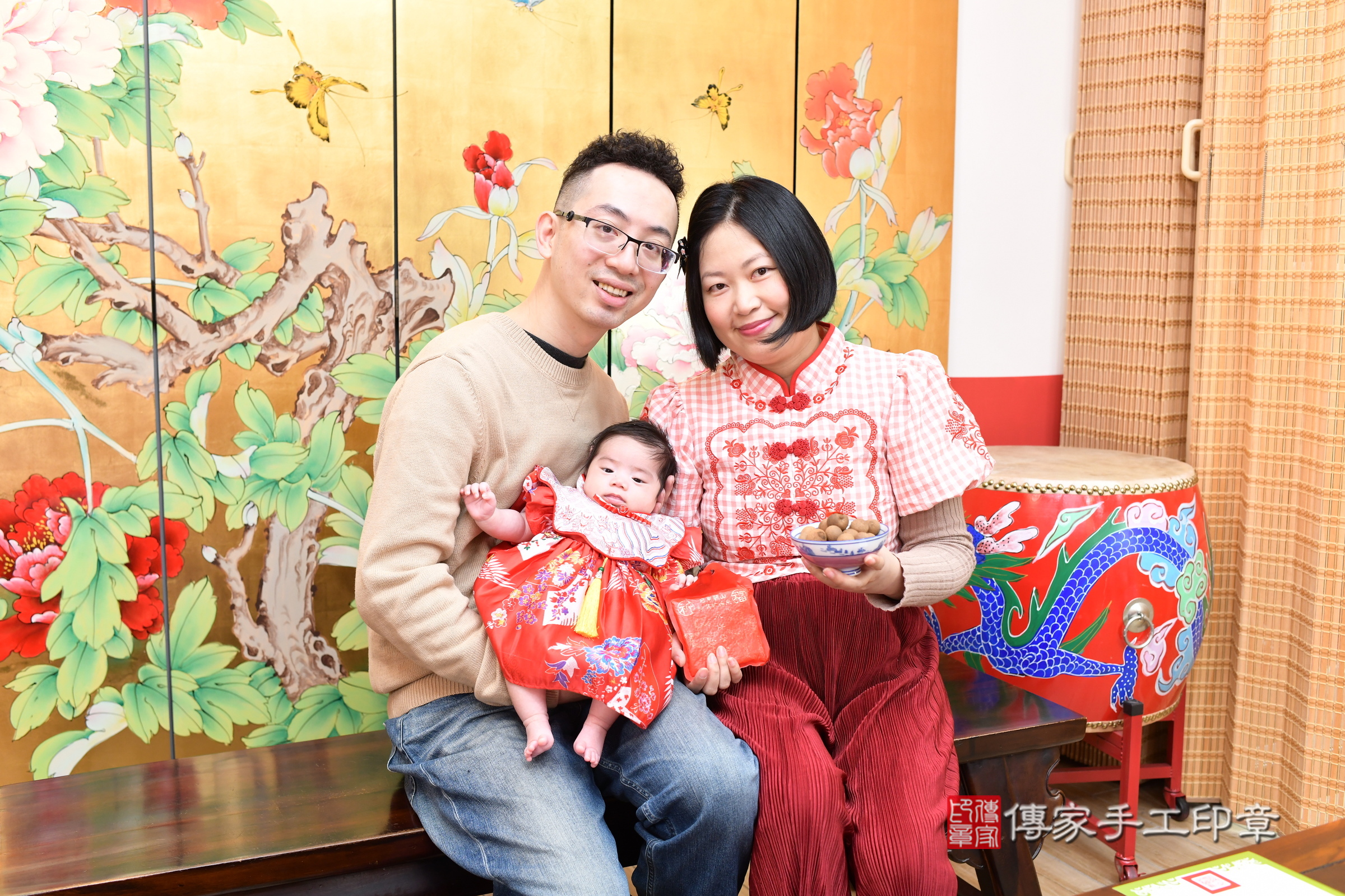 湘湘寶寶(台北市大同區嬰兒寶寶滿月剃頭理髮、嬰兒剃胎毛儀式吉祥話)。中國風會場，爸媽寶貝穿「日中韓」古裝禮服。專業拍照、證書。★購買「臍帶章、肚臍章、胎毛筆刷印章」贈送：剃頭、收涎、抓周，三選一。2025.3.18，照片10