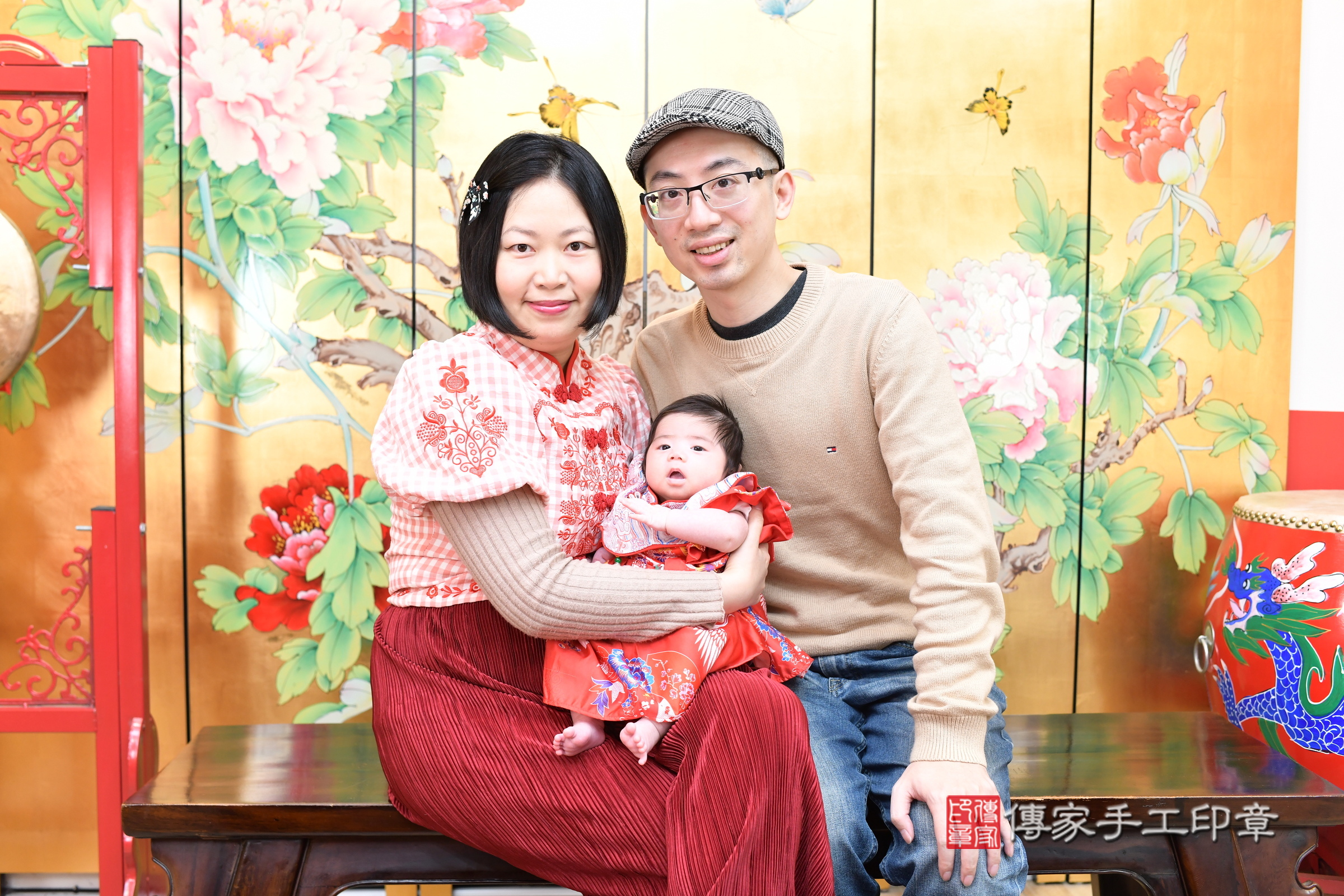 湘湘寶寶(台北市大同區嬰兒寶寶滿月剃頭理髮、嬰兒剃胎毛儀式吉祥話)。中國風會場，爸媽寶貝穿「日中韓」古裝禮服。專業拍照、證書。★購買「臍帶章、肚臍章、胎毛筆刷印章」贈送：剃頭、收涎、抓周，三選一。2025.3.18，照片3