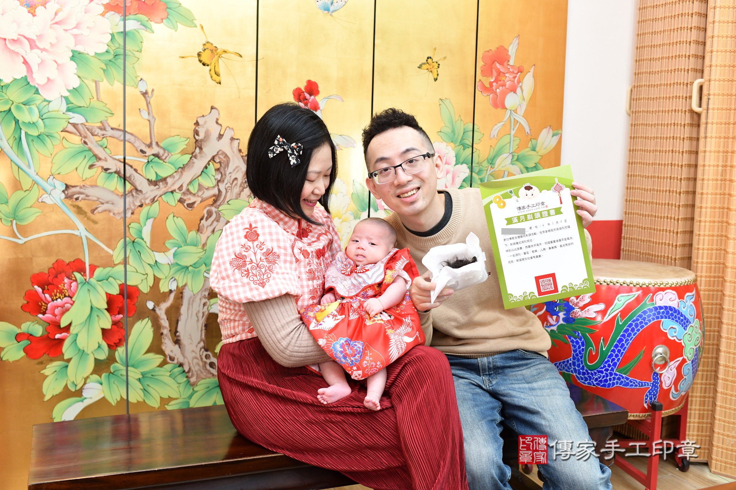 湘湘寶寶(台北市大同區嬰兒寶寶滿月剃頭理髮、嬰兒剃胎毛儀式吉祥話)。中國風會場，爸媽寶貝穿「日中韓」古裝禮服。專業拍照、證書。★購買「臍帶章、肚臍章、胎毛筆刷印章」贈送：剃頭、收涎、抓周，三選一。2025.3.18，照片24