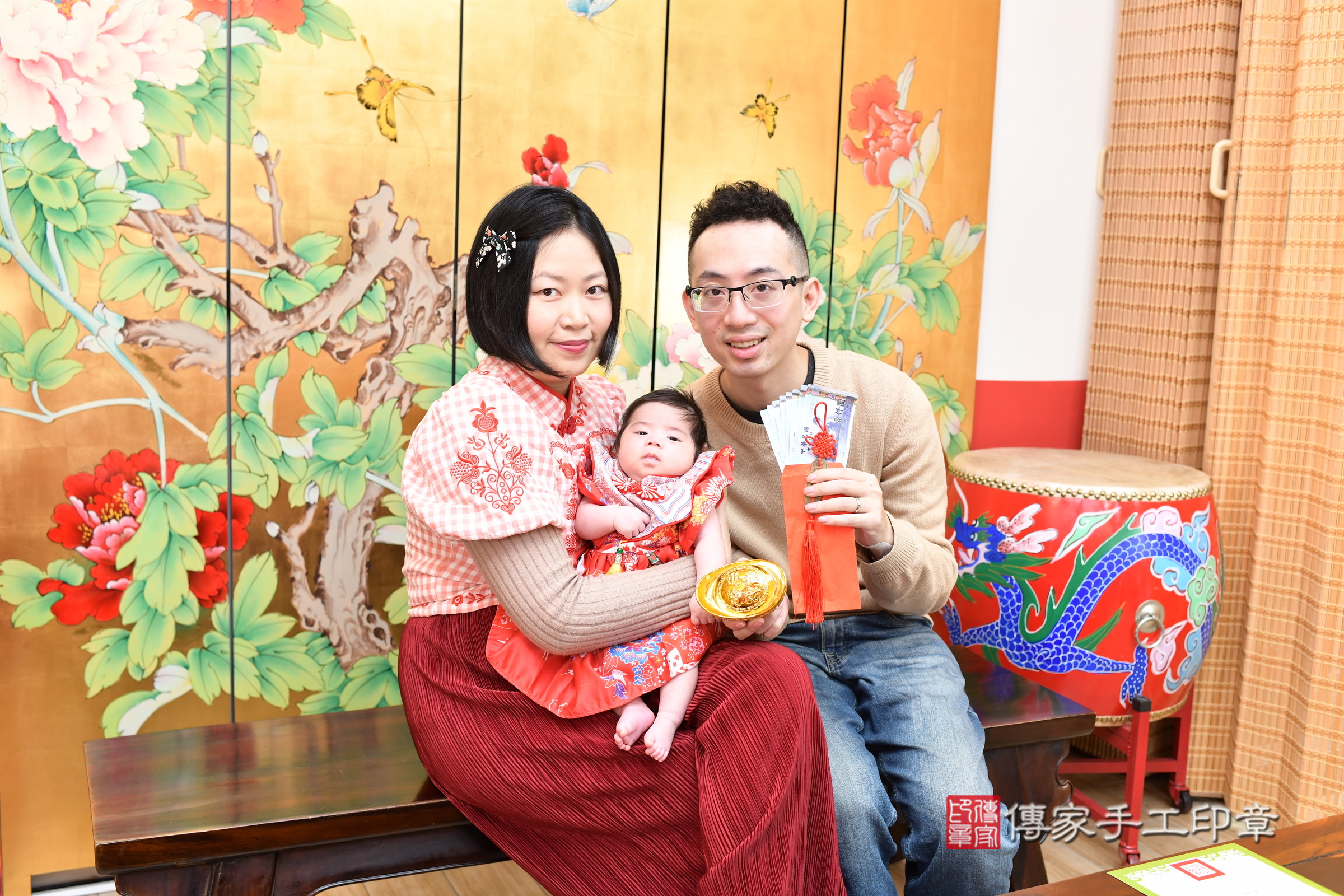 湘湘寶寶(台北市大同區嬰兒寶寶滿月剃頭理髮、嬰兒剃胎毛儀式吉祥話)。中國風會場，爸媽寶貝穿「日中韓」古裝禮服。專業拍照、證書。★購買「臍帶章、肚臍章、胎毛筆刷印章」贈送：剃頭、收涎、抓周，三選一。2025.3.18，照片19