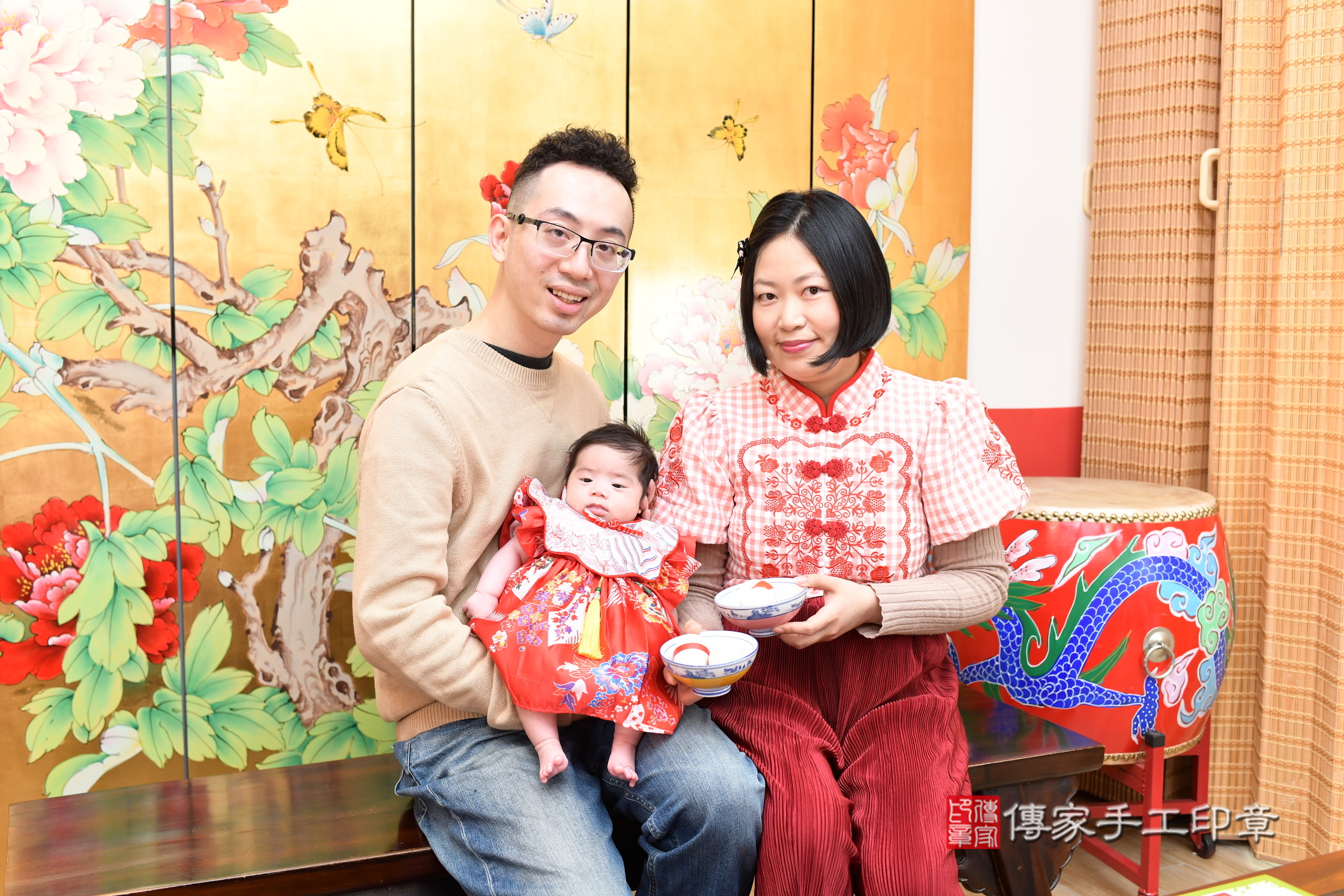 湘湘寶寶(台北市大同區嬰兒寶寶滿月剃頭理髮、嬰兒剃胎毛儀式吉祥話)。中國風會場，爸媽寶貝穿「日中韓」古裝禮服。專業拍照、證書。★購買「臍帶章、肚臍章、胎毛筆刷印章」贈送：剃頭、收涎、抓周，三選一。2025.3.18，照片8