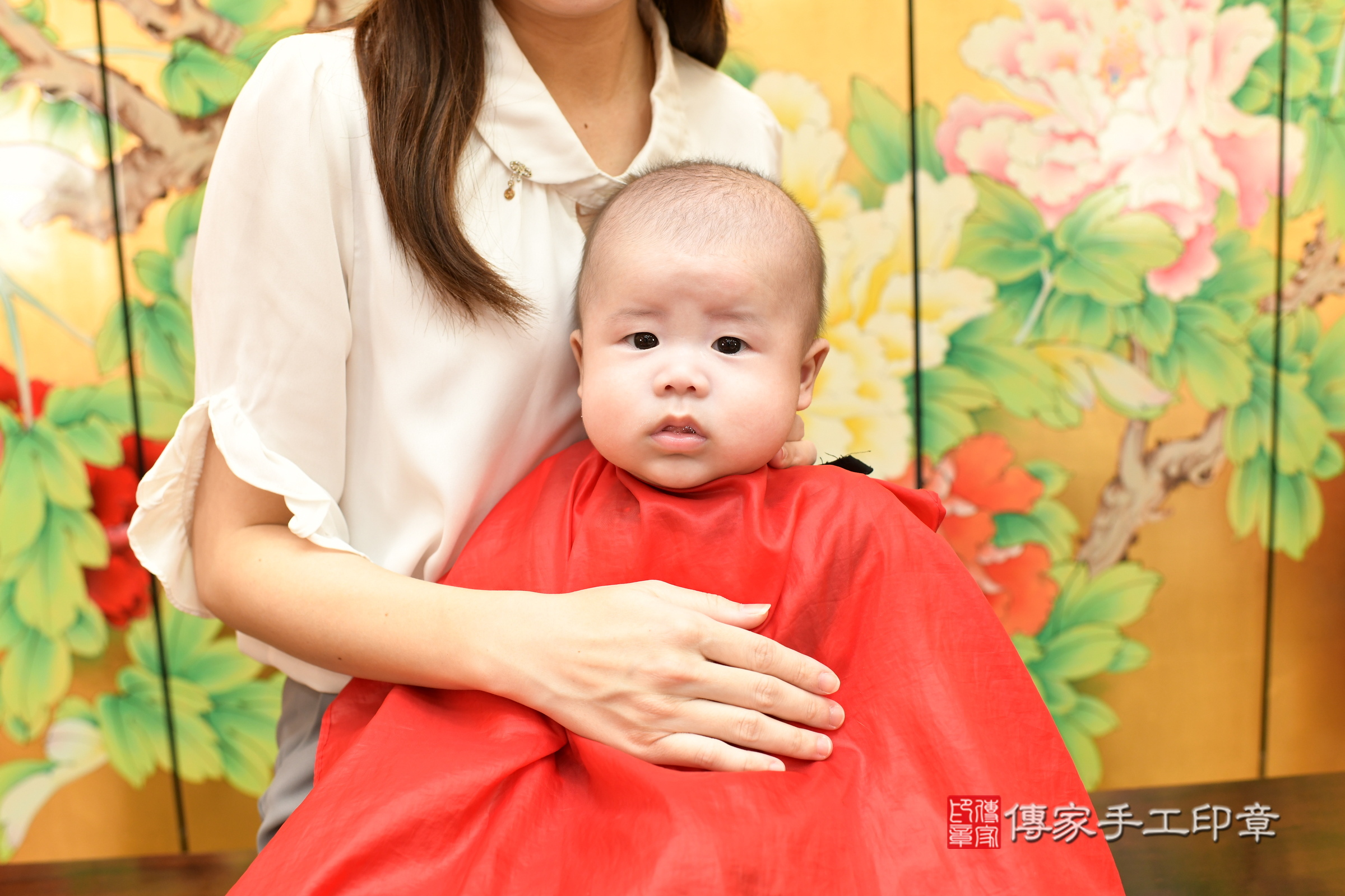 珵珵寶寶(台北市大同區嬰兒寶寶滿月剃頭理髮、嬰兒剃胎毛儀式吉祥話)。中國風會場，爸媽寶貝穿「日中韓」古裝禮服。專業拍照、證書。★購買「臍帶章、肚臍章、胎毛筆刷印章」贈送：剃頭、收涎、抓周，三選一。2025.3.23，照片10