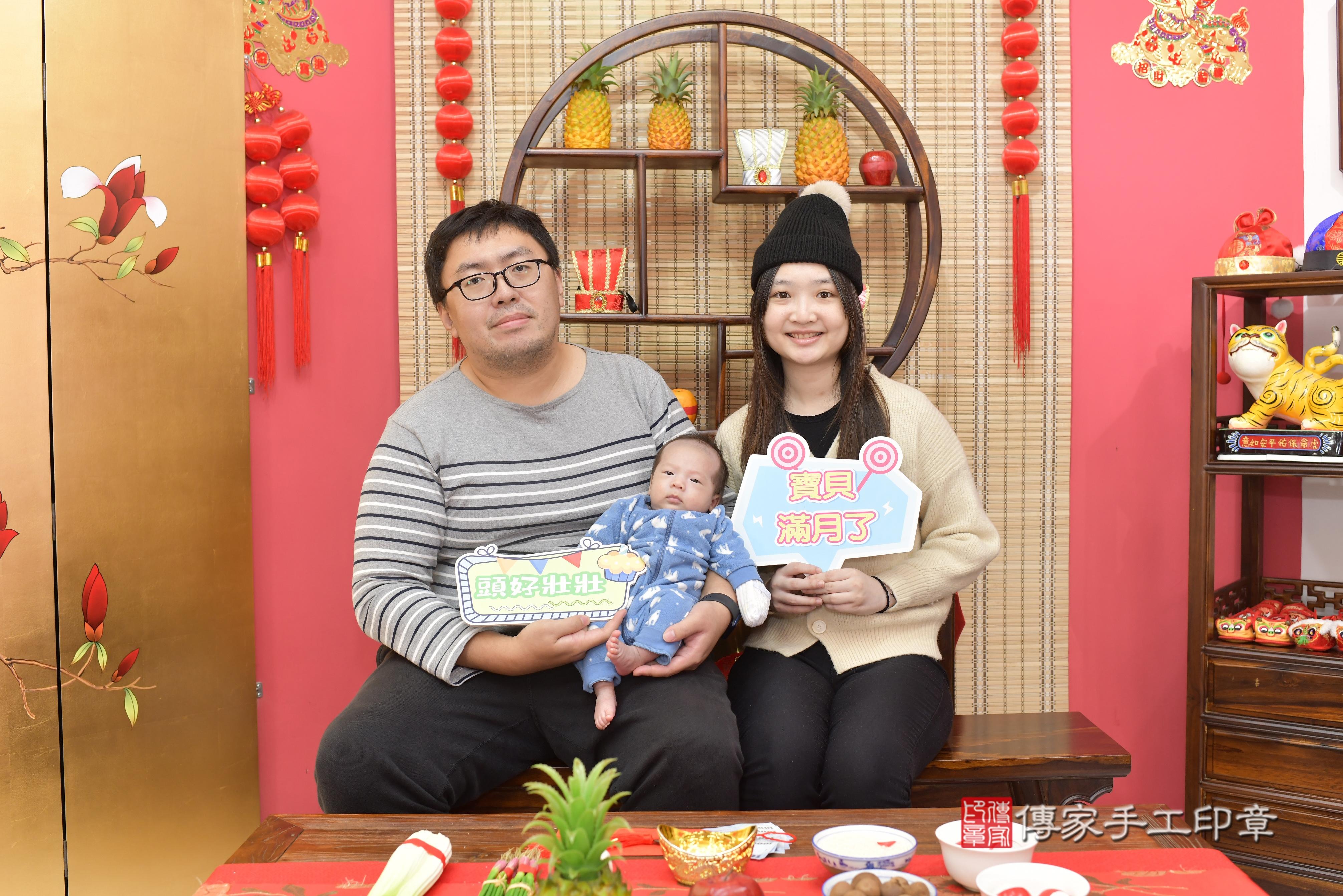 傳家手工印章新竹店、抓周、度脺、中國風會場、傳家嬰兒古禮、吉祥話、抓周道具物品24種、拍照。抓周證書。寶寶抓周、滿周歲、生日快樂、祝福