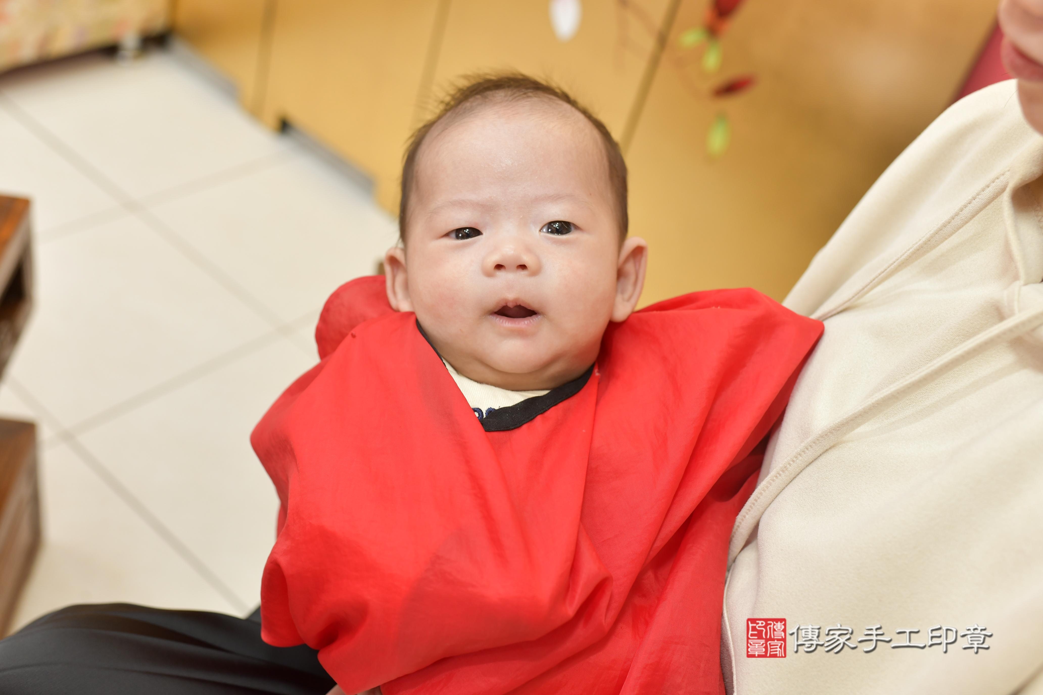 傳家手工印章新竹店、抓周、度脺、中國風會場、傳家嬰兒古禮、吉祥話、抓周道具物品24種、拍照。抓周證書。寶寶抓周、滿周歲、生日快樂、祝福