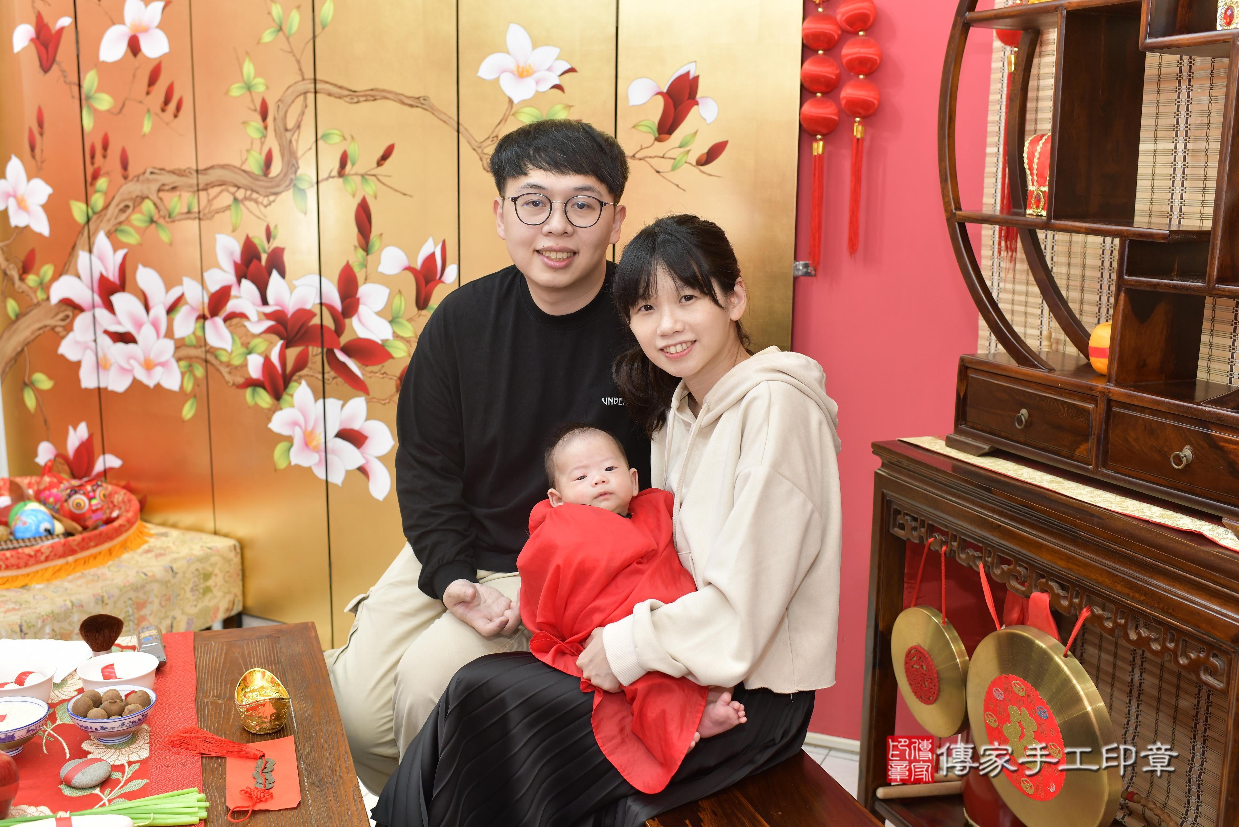 傳家手工印章新竹店、抓周、度脺、中國風會場、傳家嬰兒古禮、吉祥話、抓周道具物品24種、拍照。抓周證書。寶寶抓周、滿周歲、生日快樂、祝福