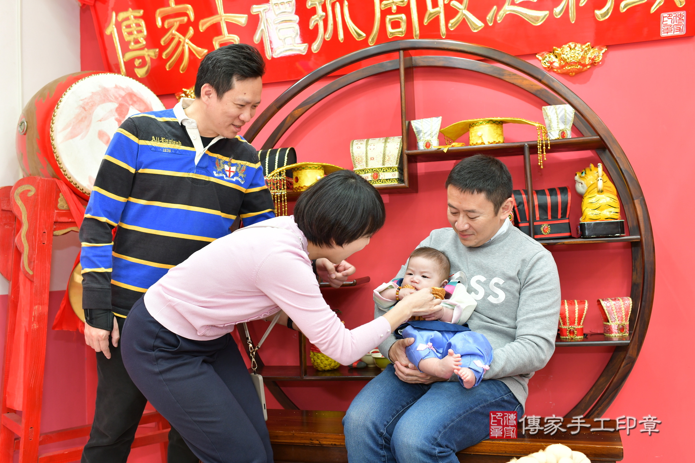 台中市北區澄澄寶寶收涎推薦：傳家台中店收涎中國風會場，嬰兒古禮收涎收口水流程儀式、收涎吉祥話、收涎餅乾、收涎拍照。收涎證書。2024.12.28，照片21