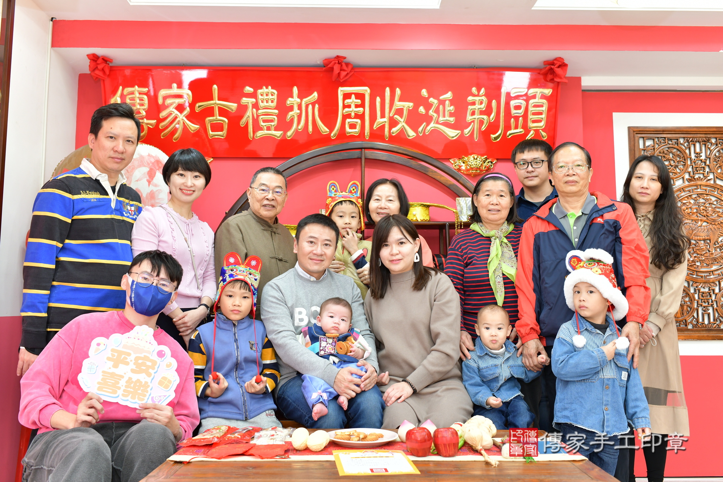 台中市北區澄澄寶寶收涎推薦：傳家台中店收涎中國風會場，嬰兒古禮收涎收口水流程儀式、收涎吉祥話、收涎餅乾、收涎拍照。收涎證書。2024.12.28，照片27