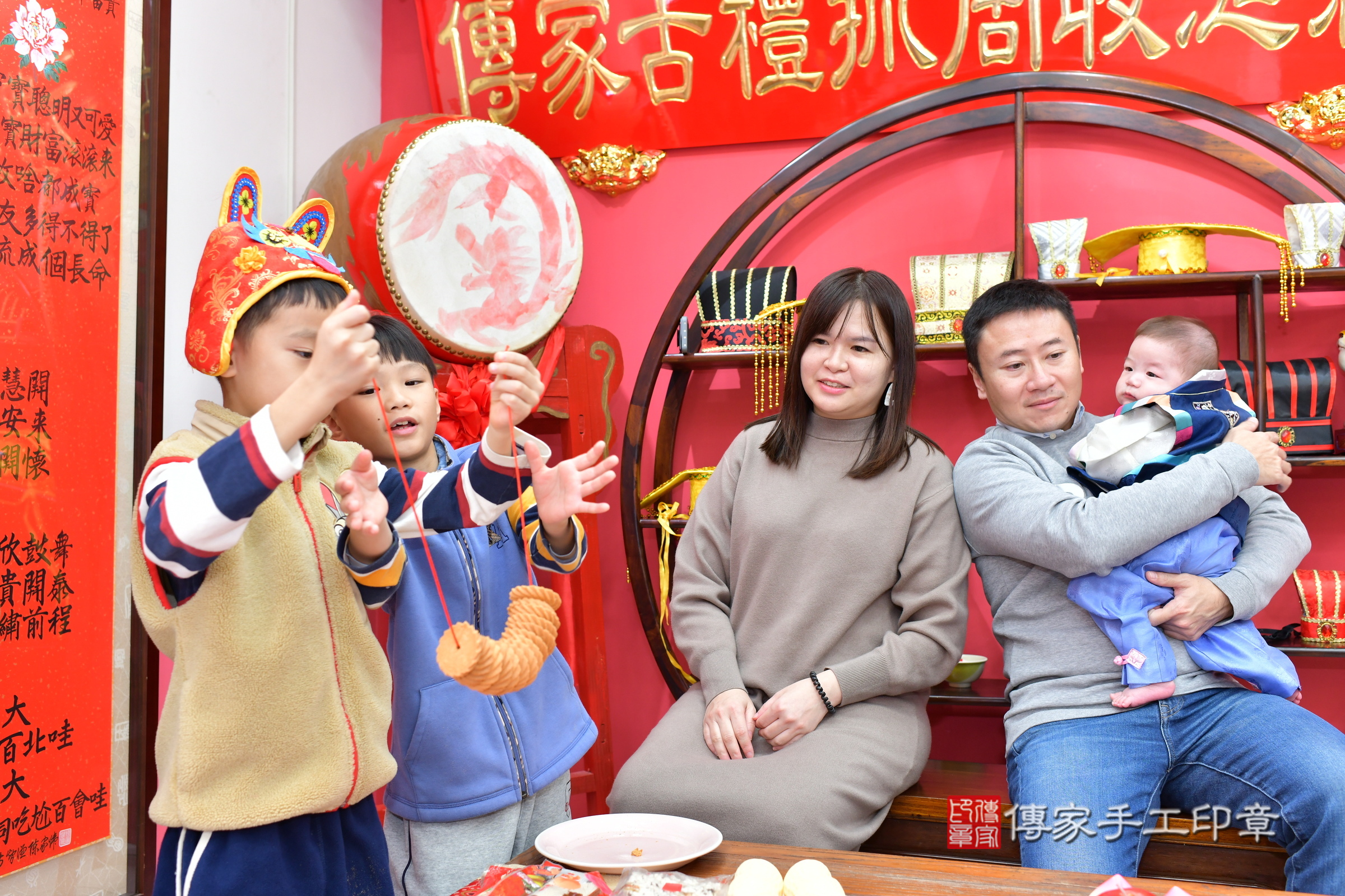 台中市北區澄澄寶寶收涎推薦：傳家台中店收涎中國風會場，嬰兒古禮收涎收口水流程儀式、收涎吉祥話、收涎餅乾、收涎拍照。收涎證書。2024.12.28，照片14