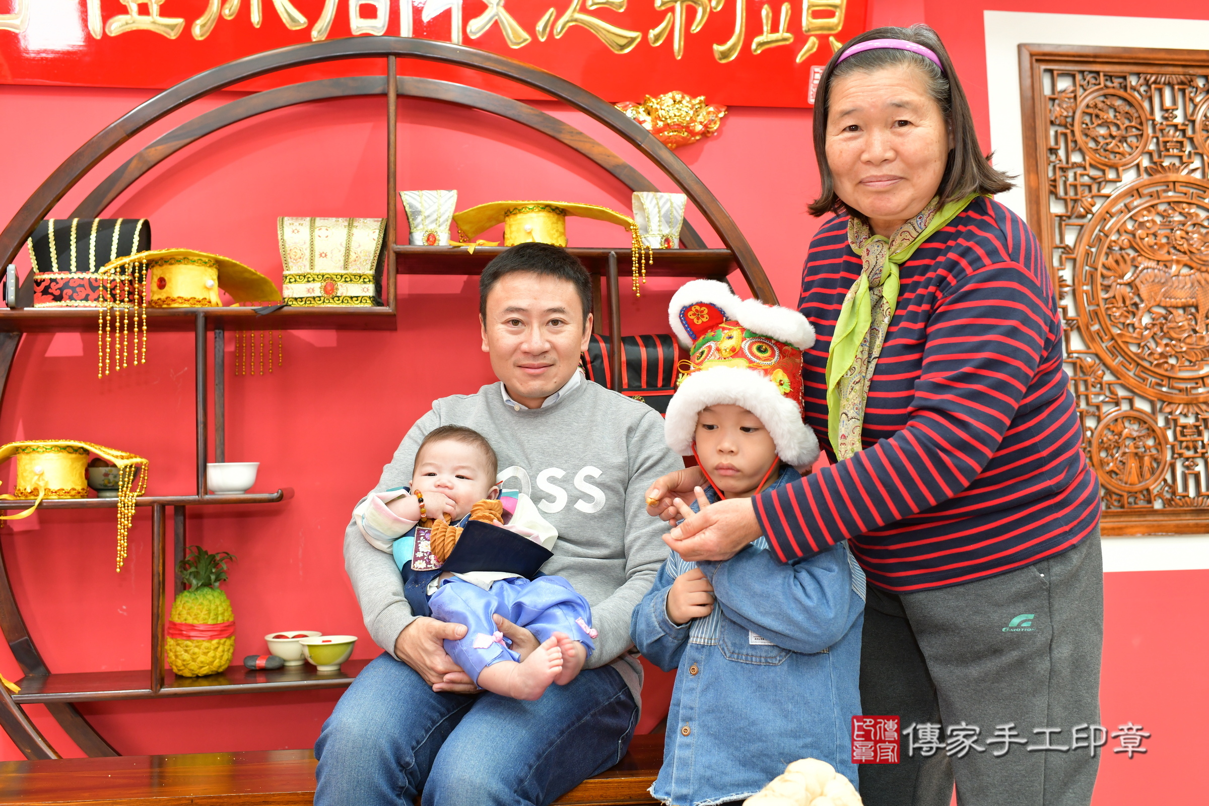 台中市北區澄澄寶寶收涎推薦：傳家台中店收涎中國風會場，嬰兒古禮收涎收口水流程儀式、收涎吉祥話、收涎餅乾、收涎拍照。收涎證書。2024.12.28，照片22