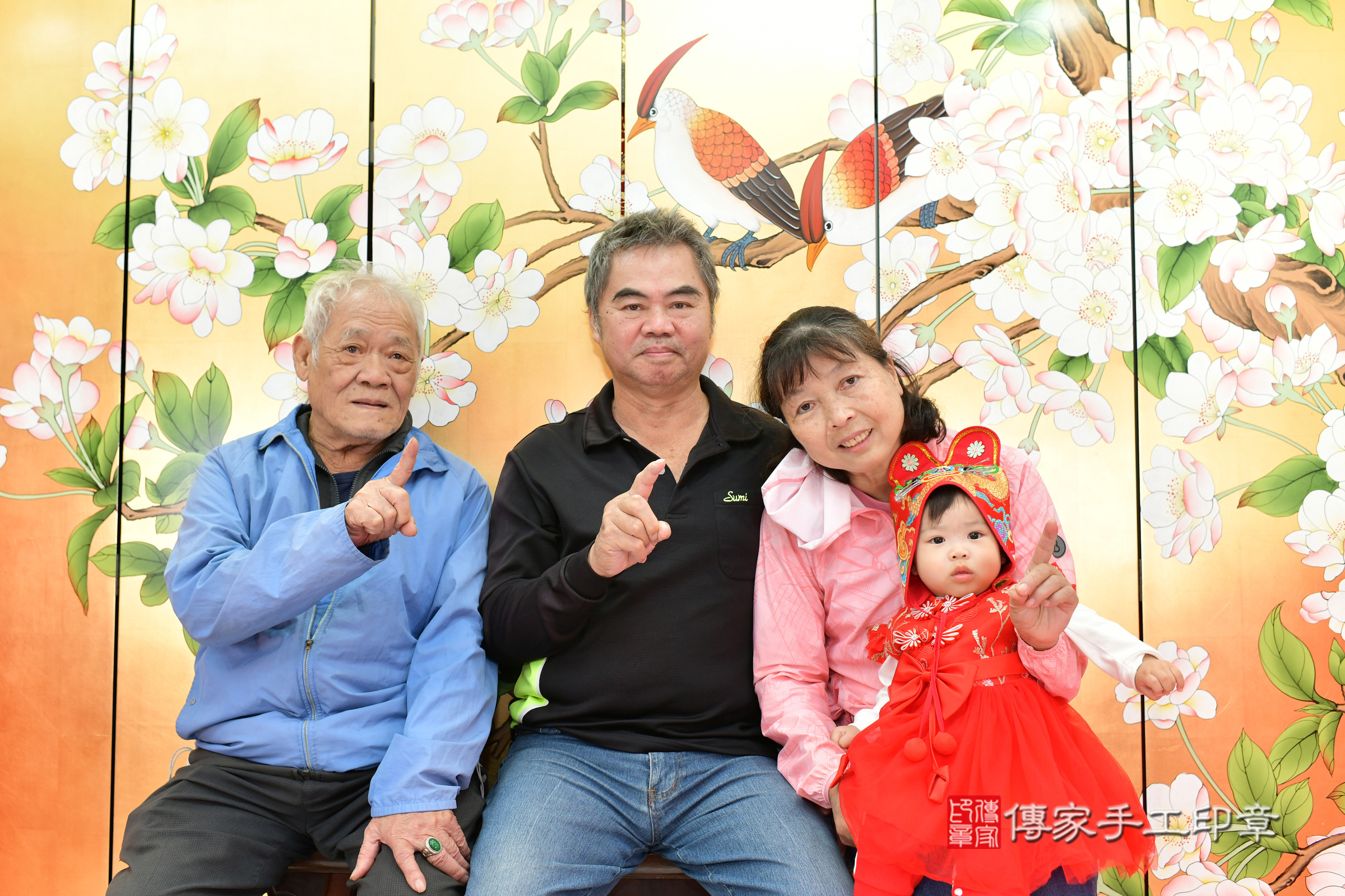台中市北區蓁蓁寶寶抓周推薦：傳家台中店抓周度脺中國風會場，嬰兒古禮抓周流程儀式吉祥話、抓周道具物品24種、拍照。抓周證書。2024.12.4，照片5