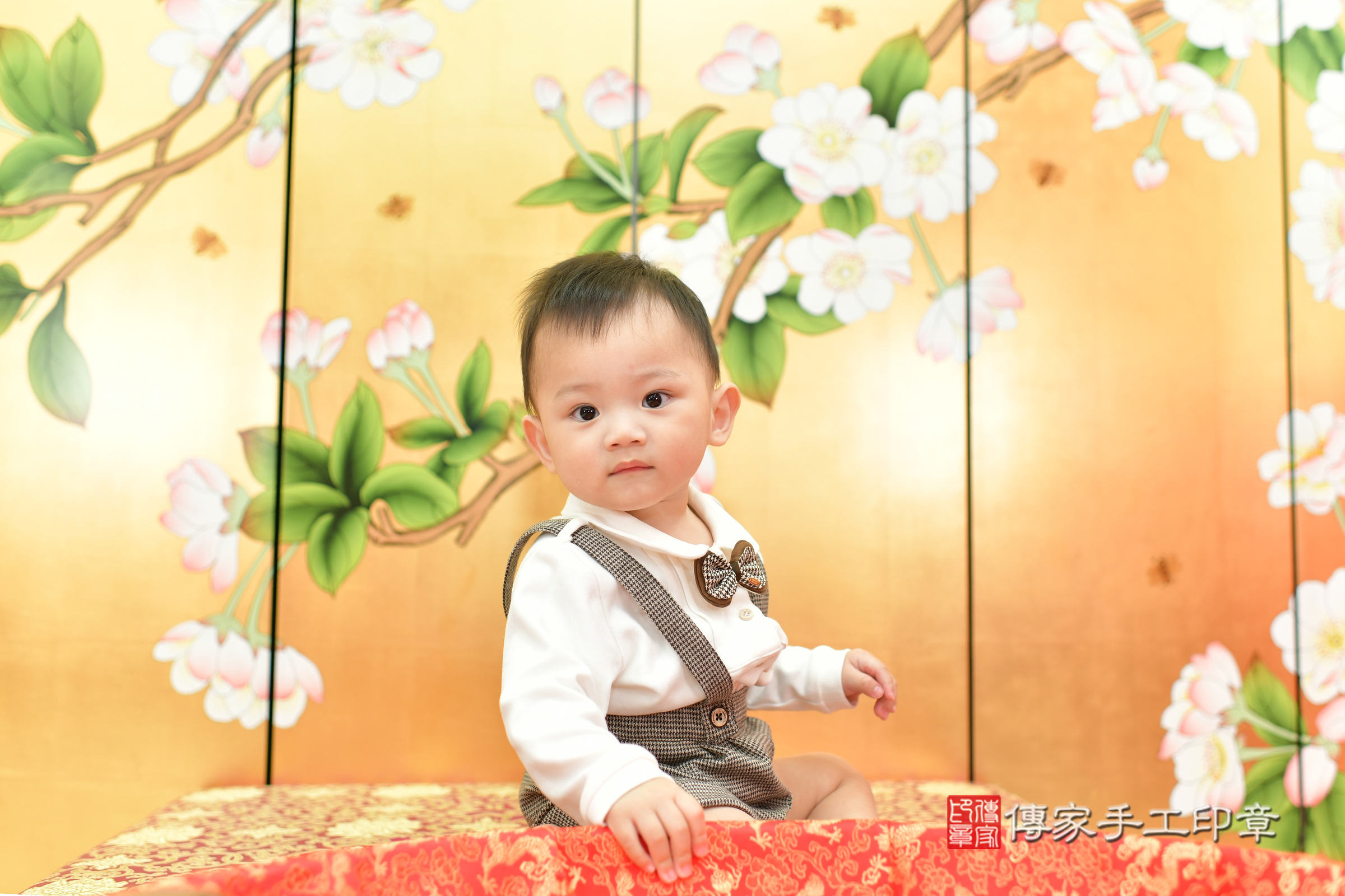 台中市北區小傑寶寶抓周推薦：傳家台中店抓周度脺中國風會場，嬰兒古禮抓周流程儀式吉祥話、抓周道具物品24種、拍照。抓周證書。2024.12.5，照片3