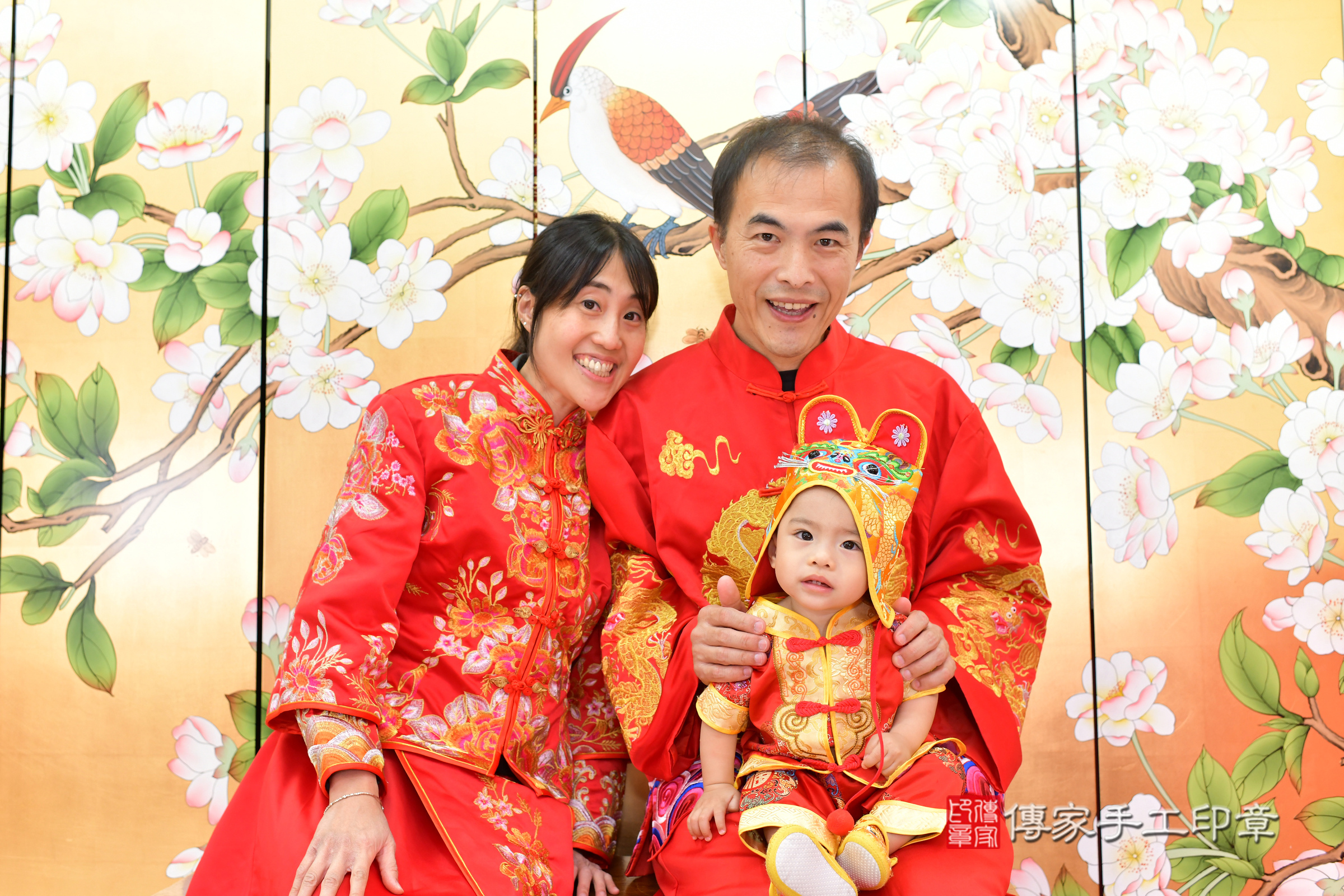 台中市北區銨銨寶寶抓周推薦：傳家台中店抓周度脺中國風會場，嬰兒古禮抓周流程儀式吉祥話、抓周道具物品24種、拍照。抓周證書。2024.12.6，照片3